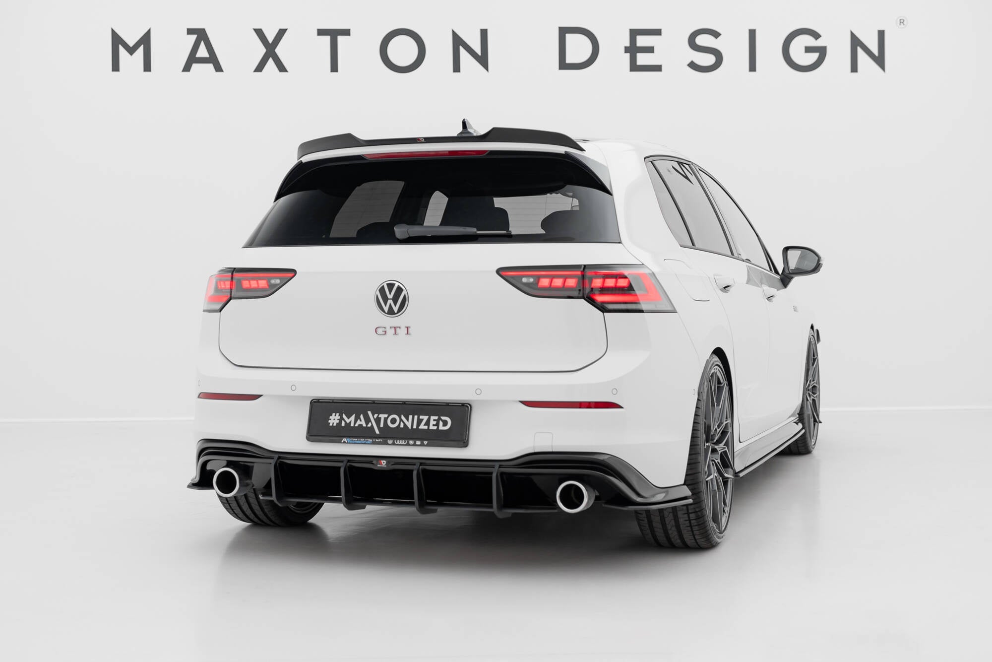 Maxton Design Street Pro Rear Diffuser V.4 para Volkswagen Golf GTI Mk8 - imagen 1