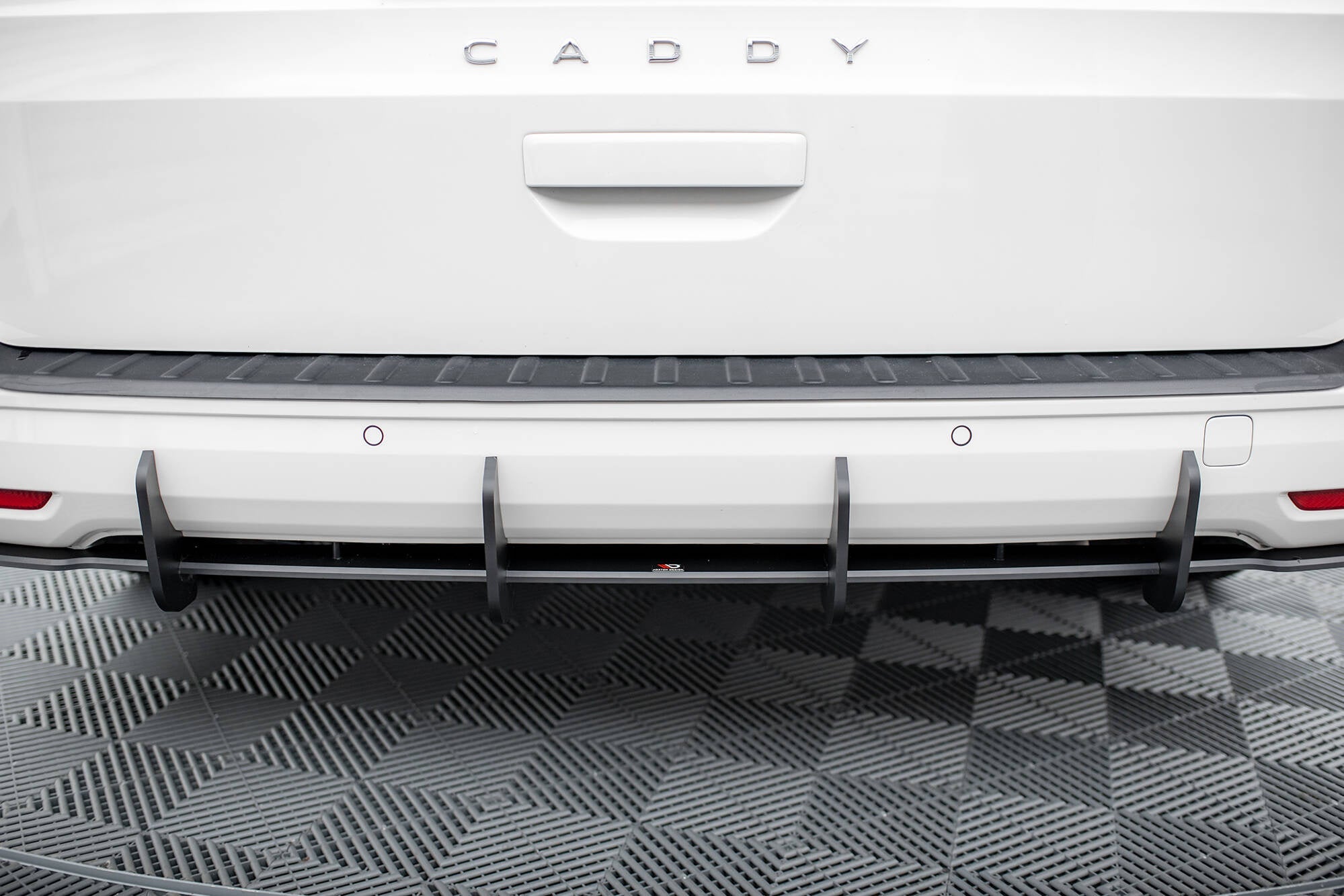 Maxton Design Street Pro Rear Diffuser para Volkswagen Caddy Maxi Mk5 - imagen 3