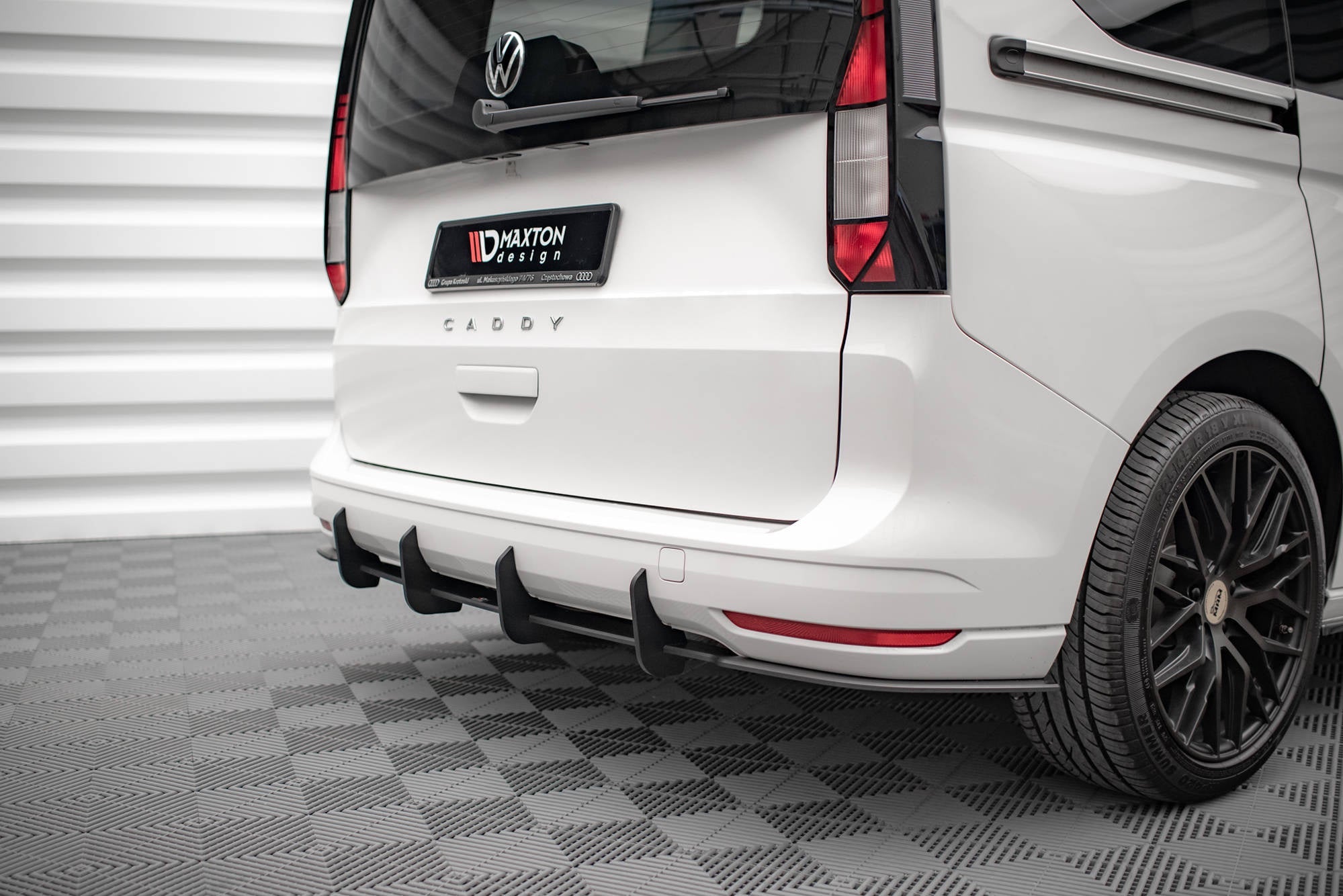 Maxton Design Street Pro Rear Diffuser para Volkswagen Caddy Mk5 - imagen 2