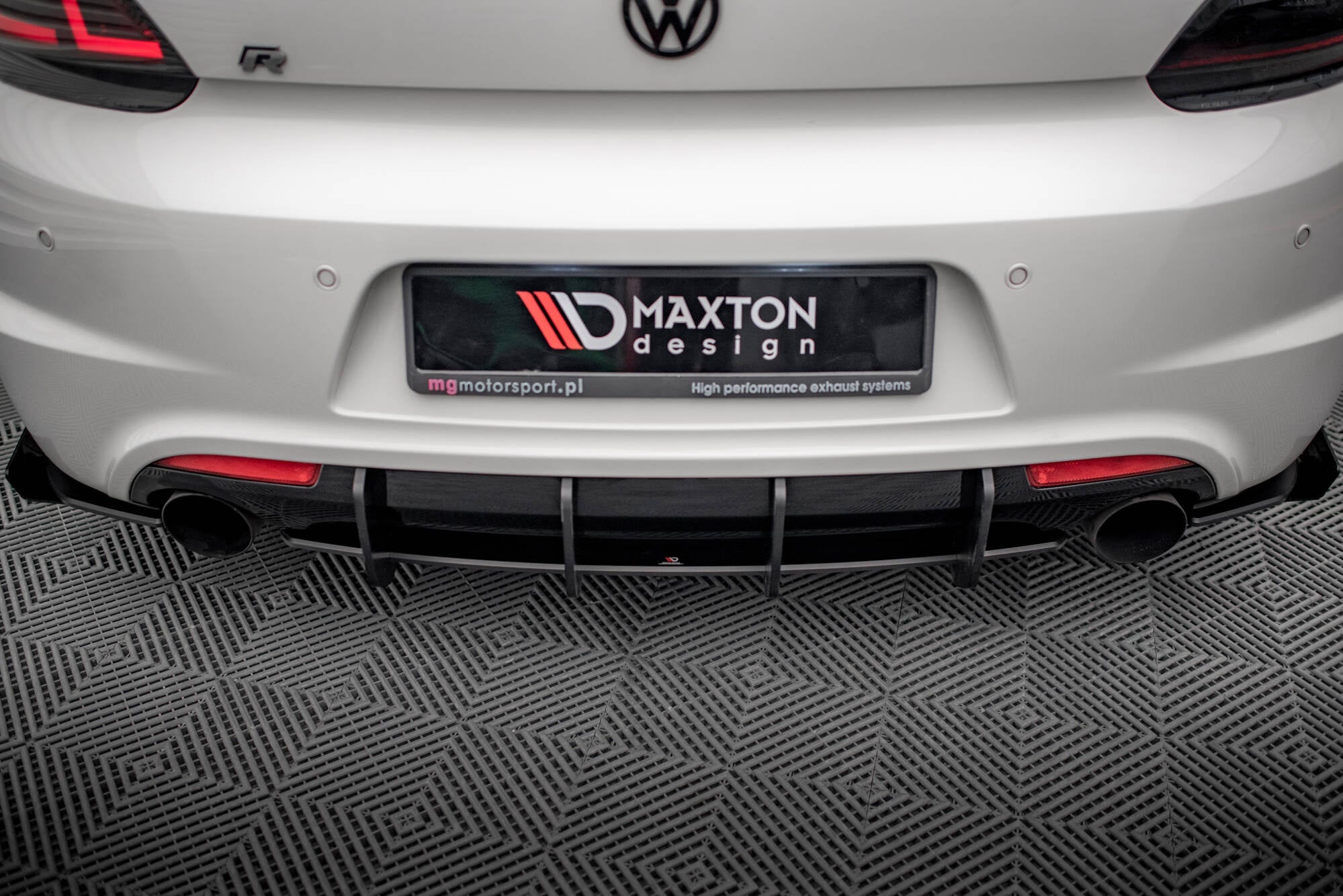 Maxton Design Street Pro Rear Diffuser para Volkswagen Scirocco R Mk3 - imagen 1