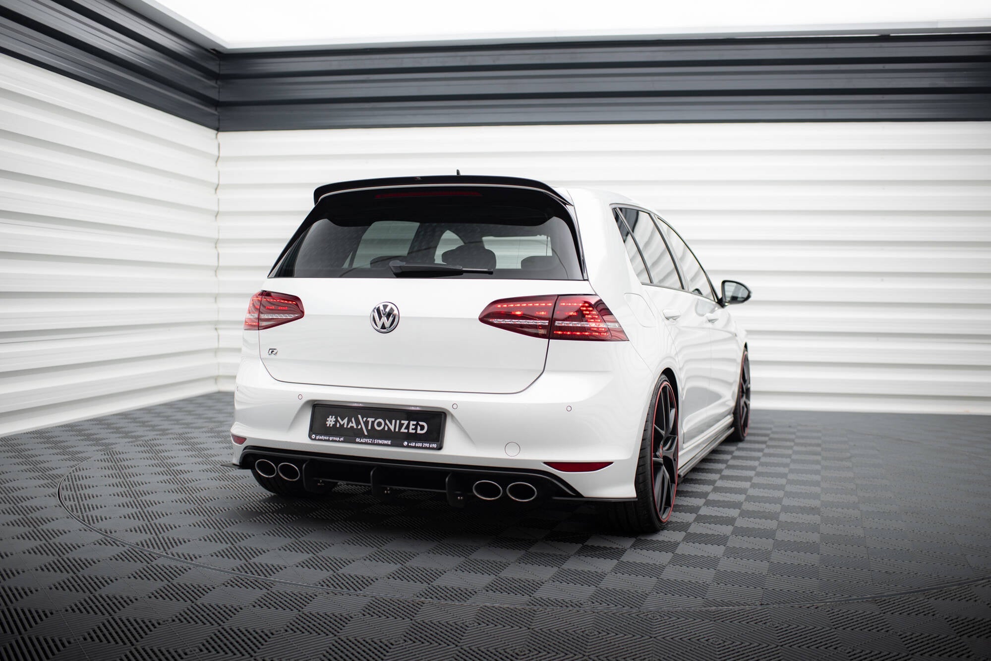 Maxton Design Difusor trasero & Rear Side Splitters para Volkswagen Golf Mk7 R Hatchback - imagen 1