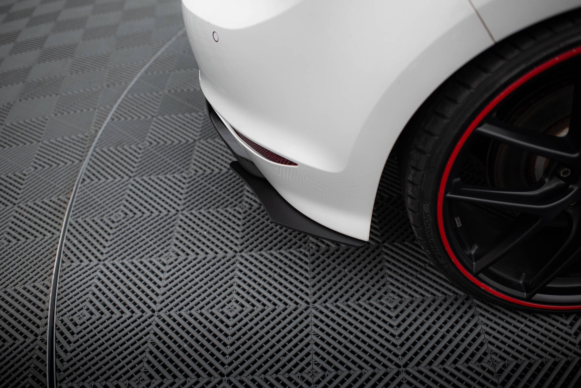 Maxton Design Difusor trasero & Rear Side Splitters para Volkswagen Golf Mk7 R Hatchback - imagen 3