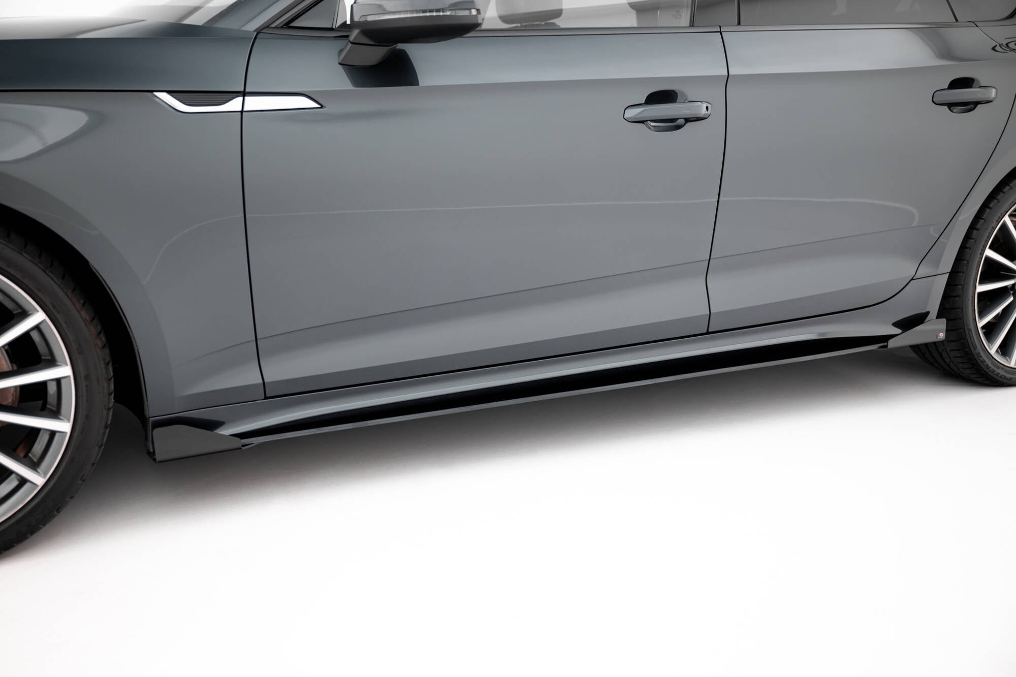 Maxton Design Side Flaps para Audi A5 Sportback F5 Facelift - imagen 3