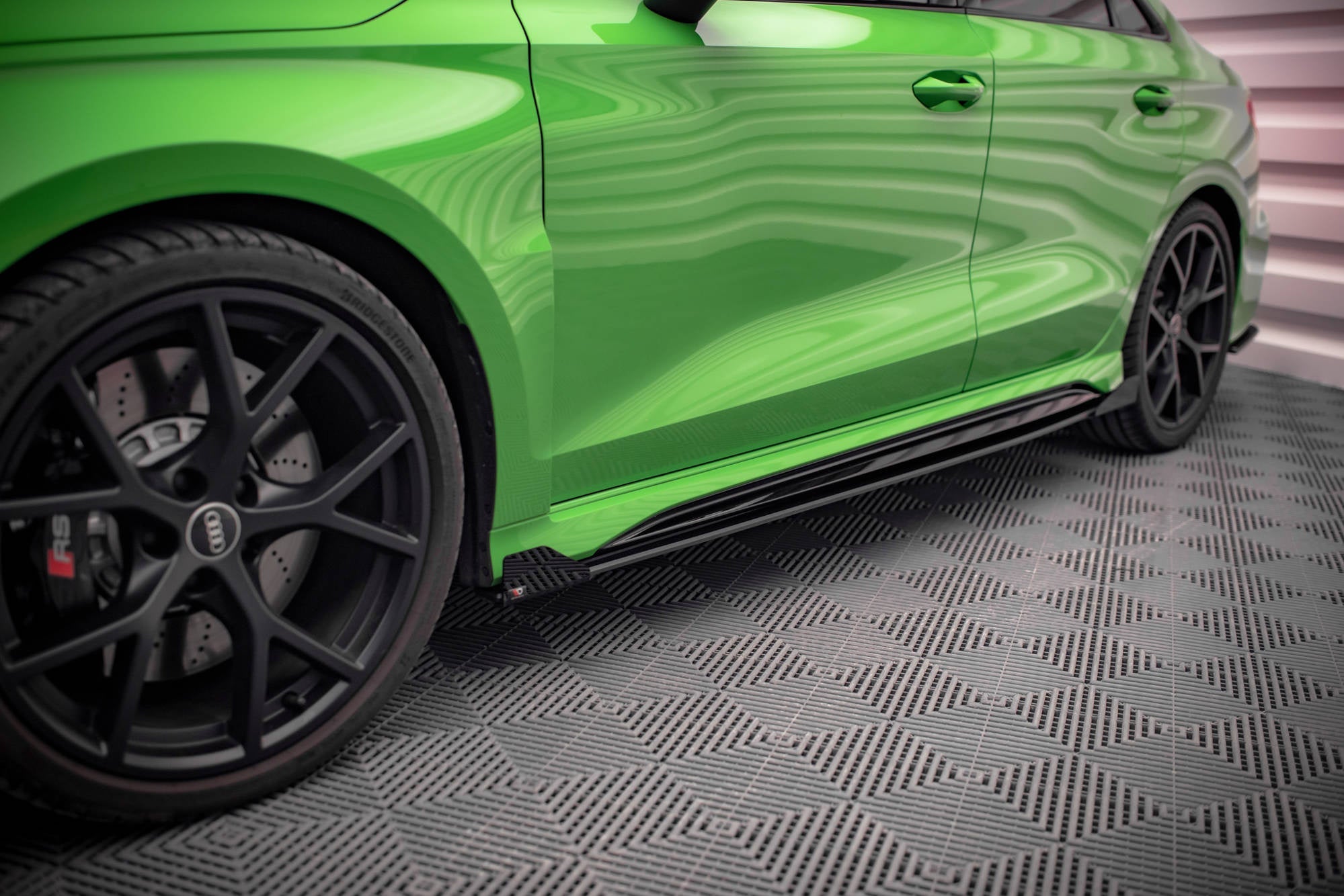 Maxton Design Side Flaps para Audi RS3 Sedan 8Y - imagen 1