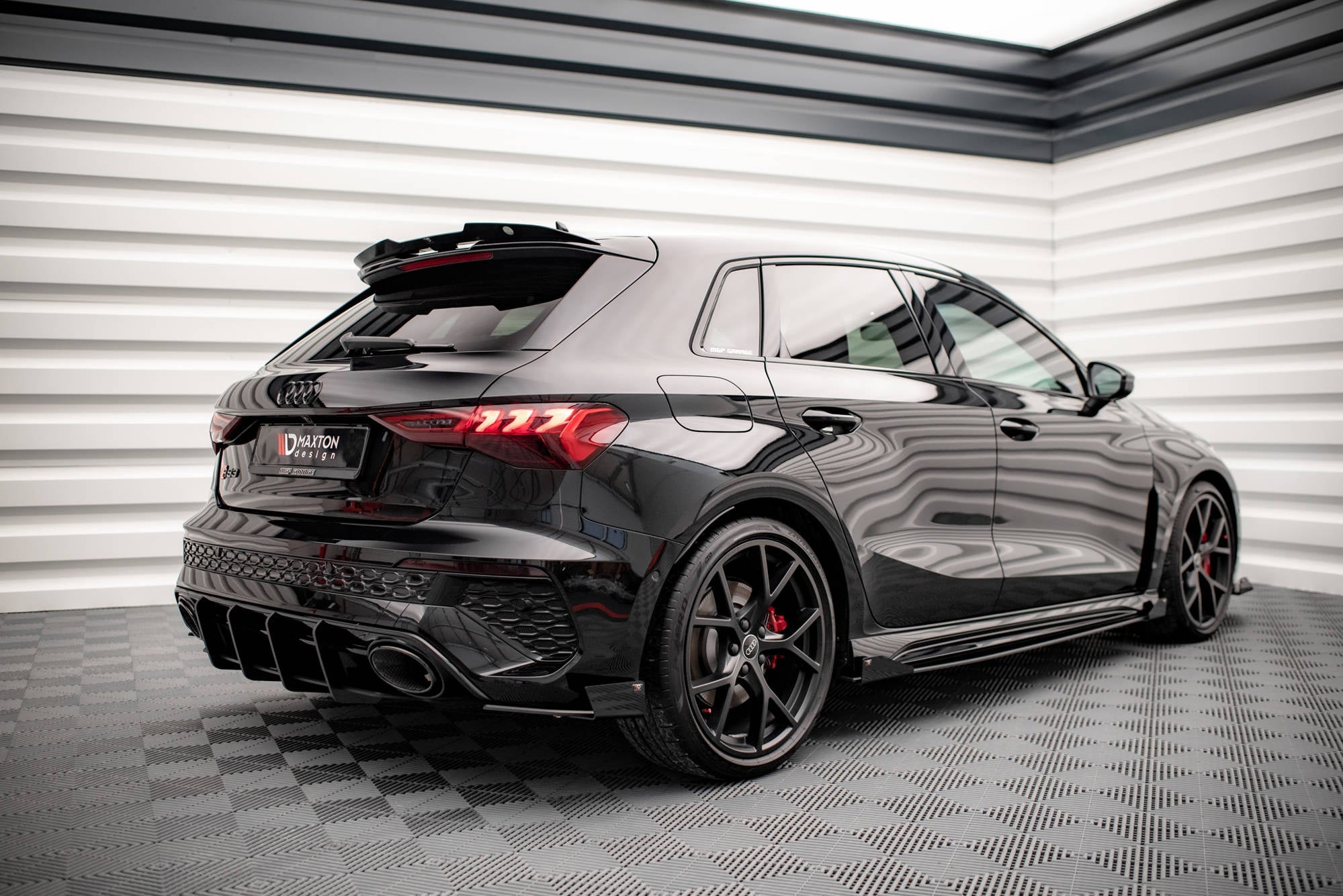 Maxton Design Side Flaps para Audi RS3 Sportback 8Y - imagen 1
