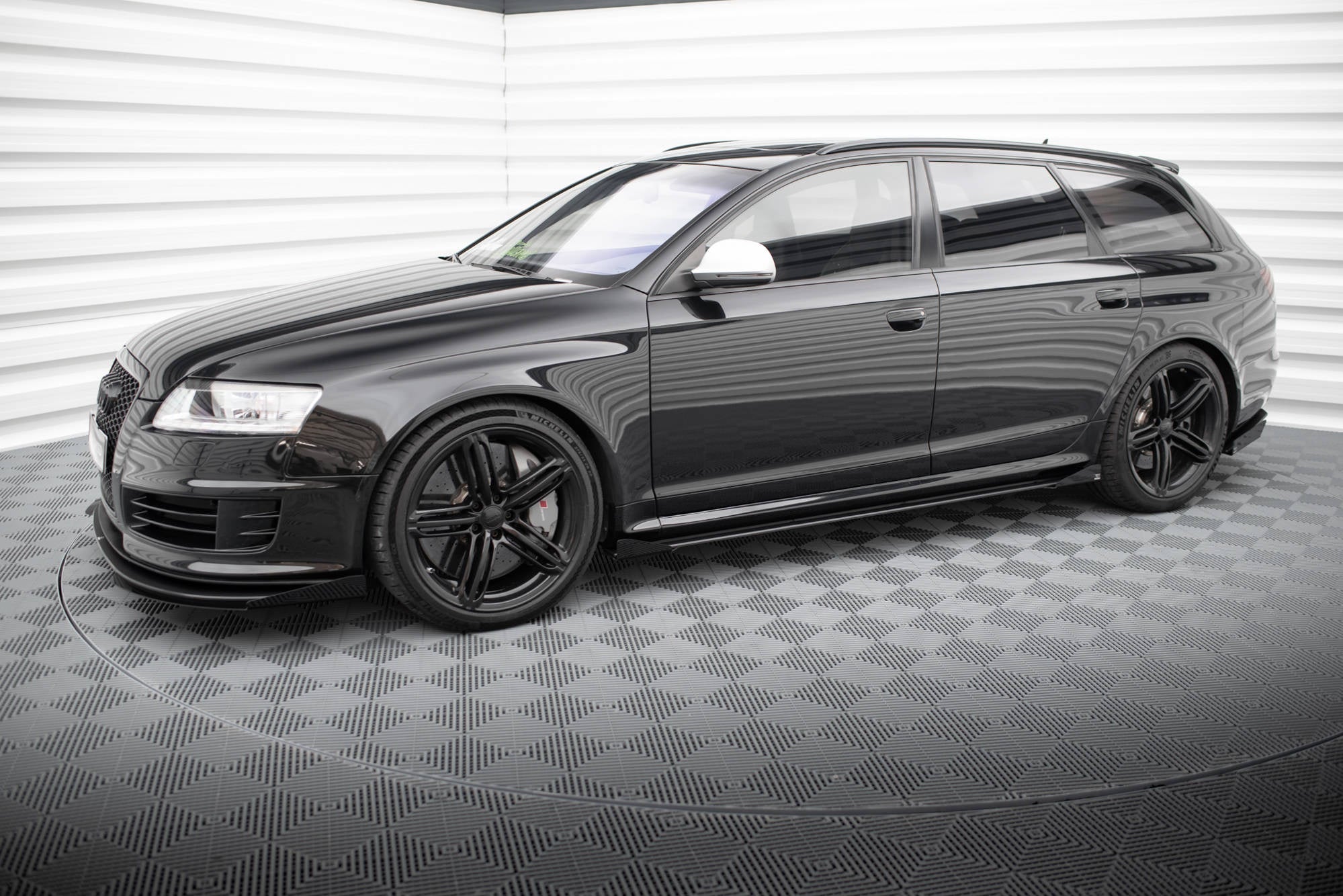 Maxton Design Side Flaps para Audi RS6 Avant C6 - imagen 3