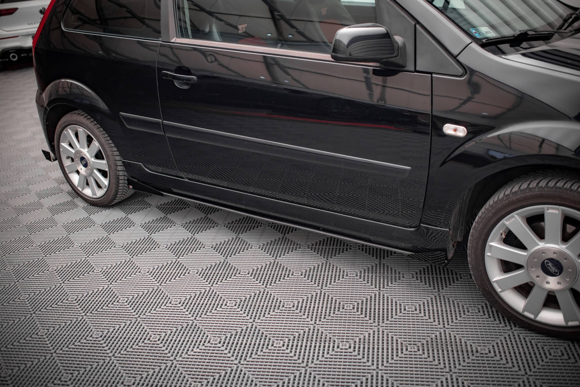 Maxton Design Side Flaps para Ford Fiesta ST Mk6 - imagen 1