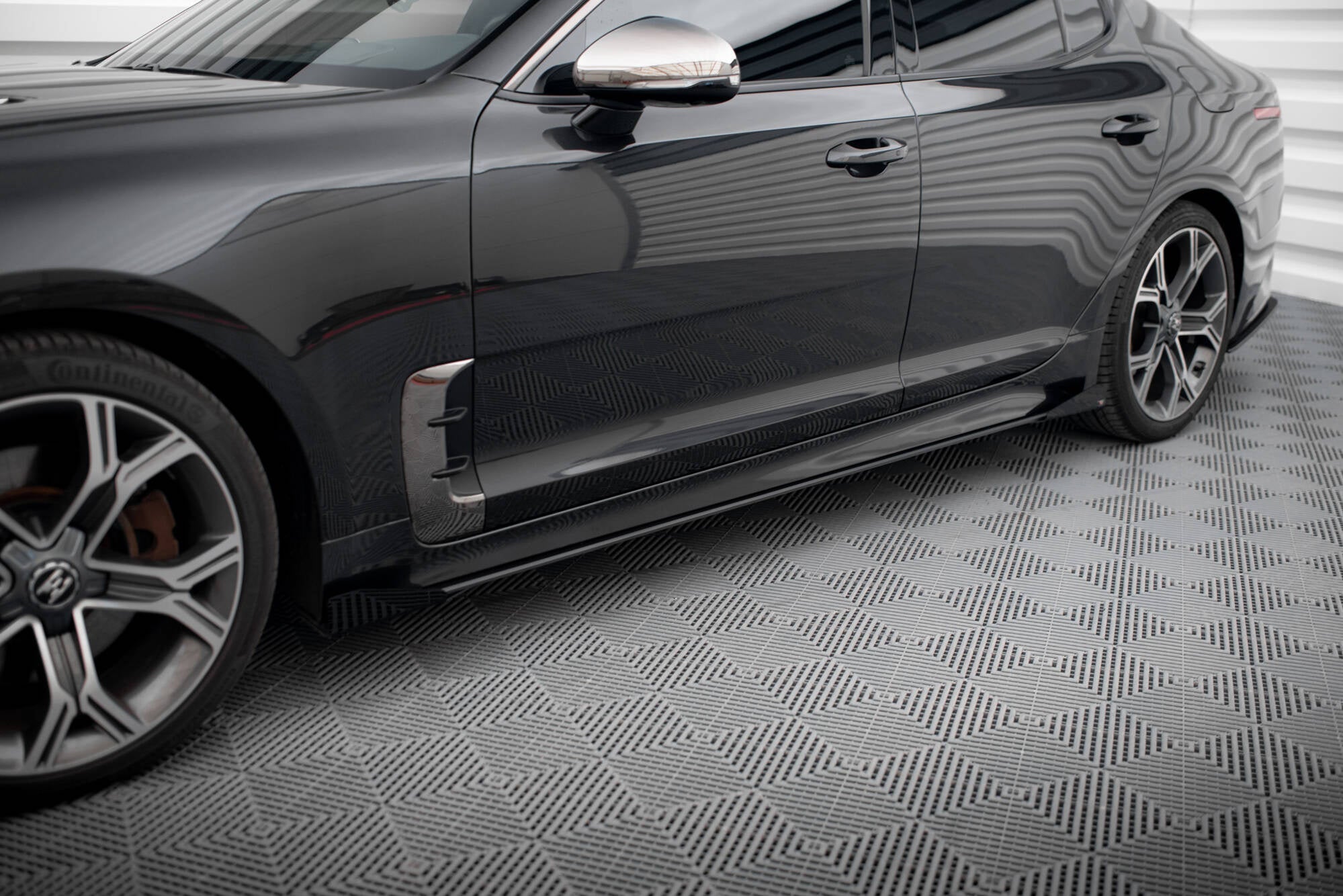 Maxton Design Side Flaps para Kia Stinger GT / GT-Line / Standard Mk1 - imagen 2