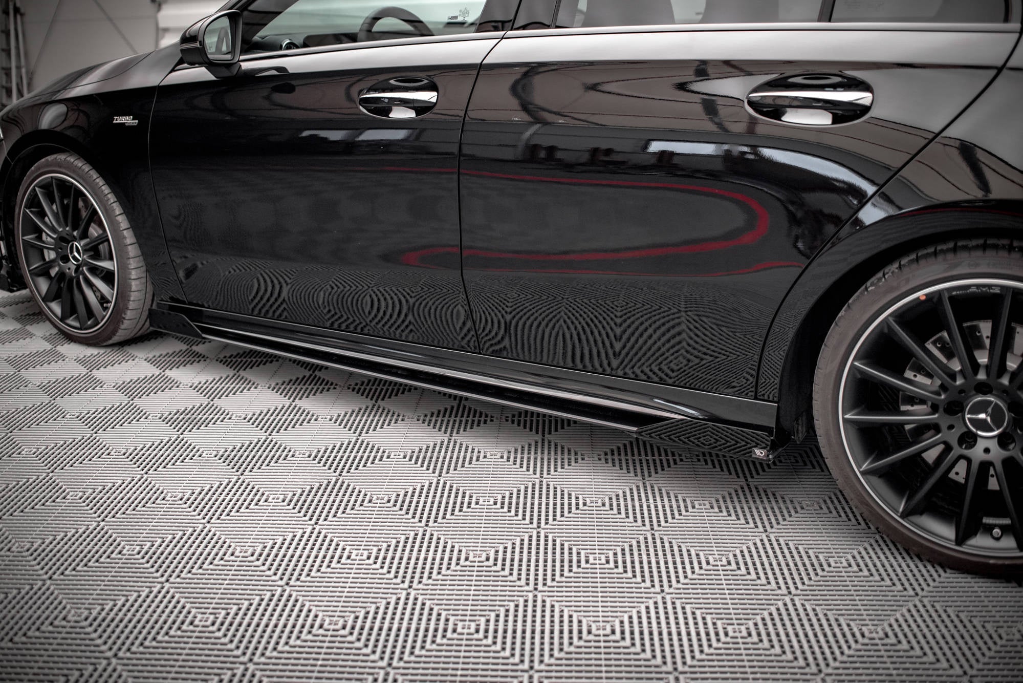 Maxton Design Side Flaps para Mercedes A35 AMG / AMG-Line Aero Pack W177 - imagen 1
