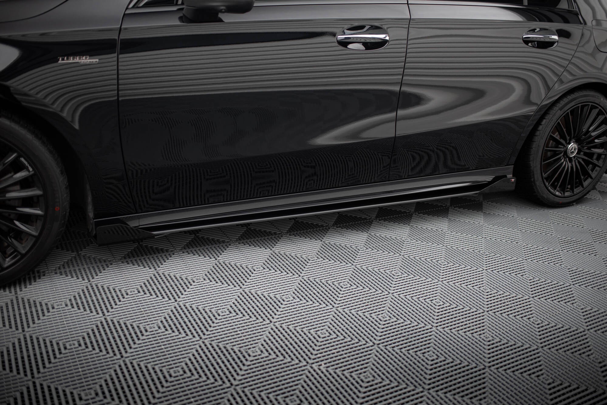 Maxton Design Side Flaps para Mercedes-AMG A35 W177 Facelift - imagen 2