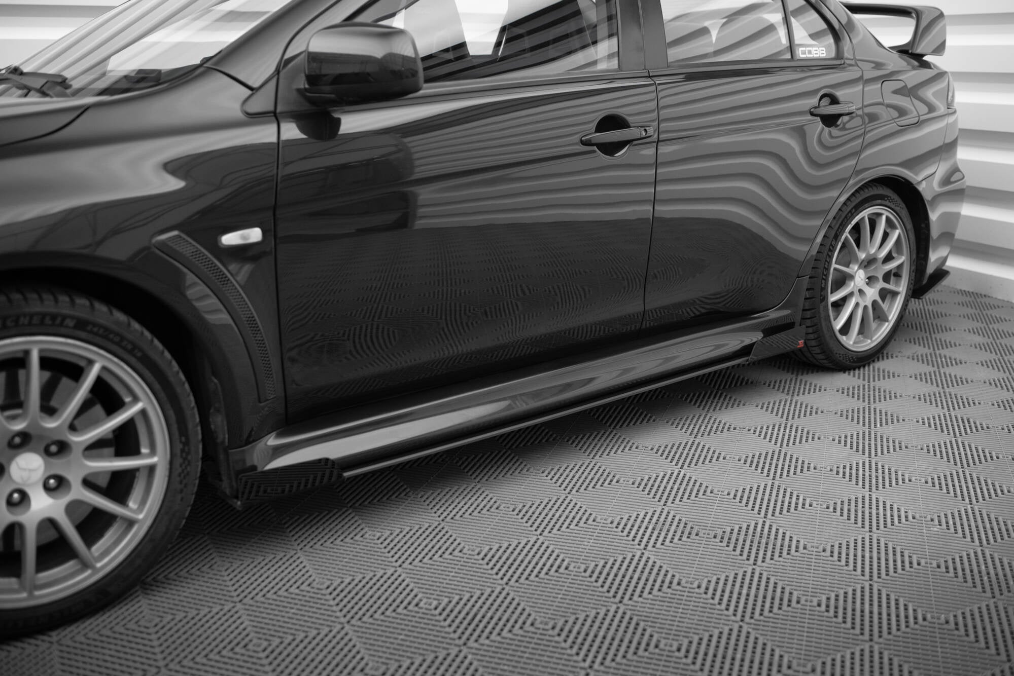 Maxton Design Side Flaps para Mitsubishi Lancer EVO X - imagen 3