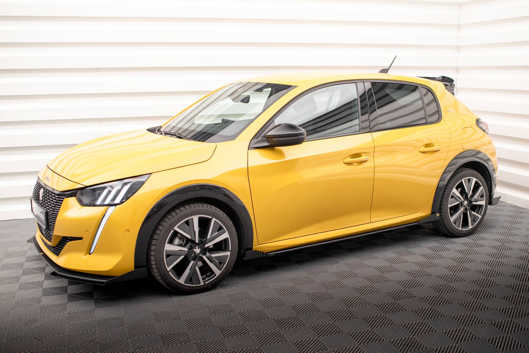 Maxton Design Side Flaps para Peugeot 208 GT Mk2 - imagen 2