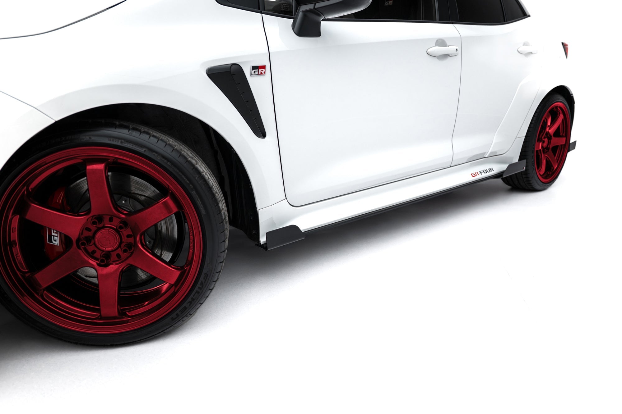 Maxton Design Side Flaps para Toyota GR Corolla Mk12 - imagen 4