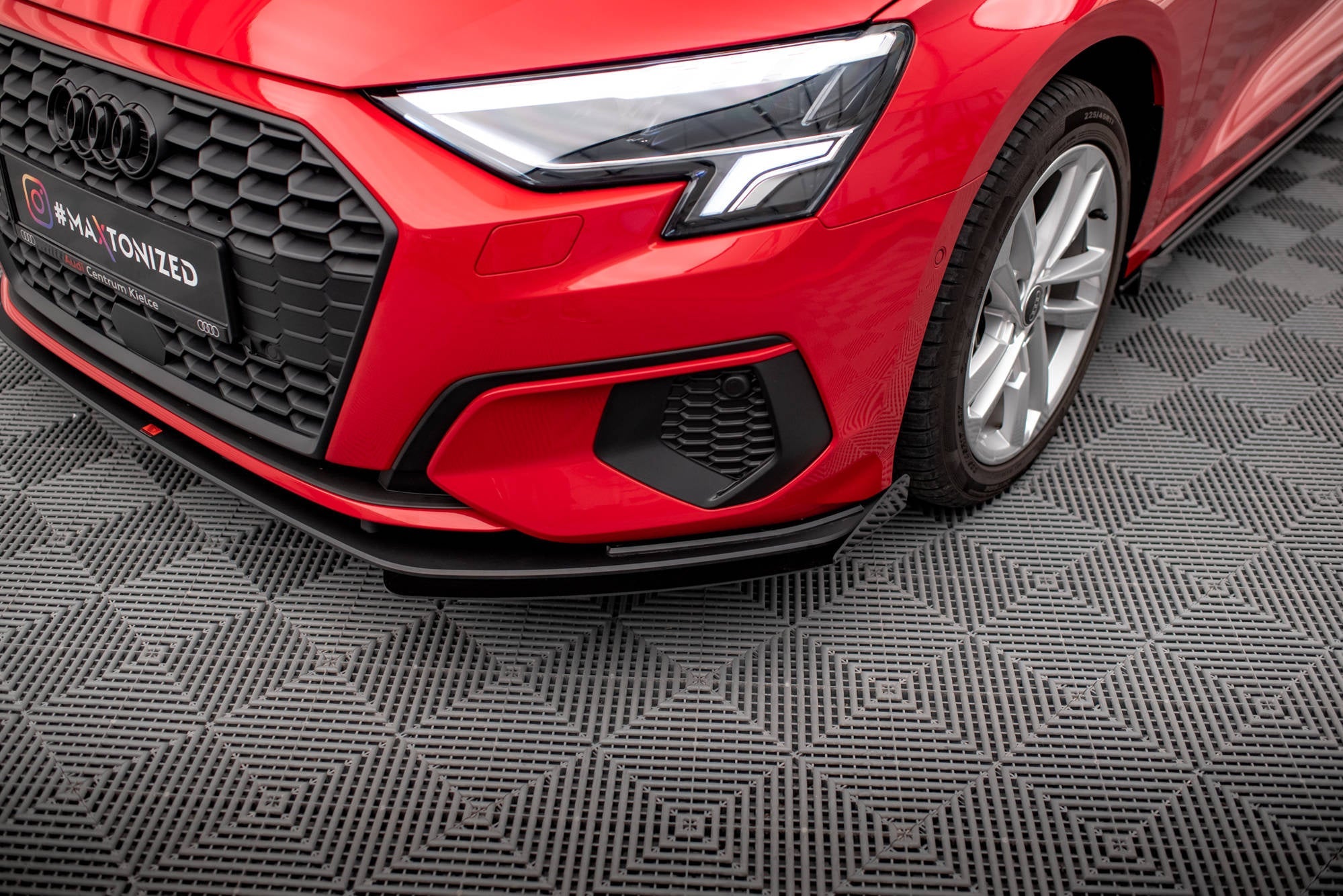 Maxton Design Front Flaps para Audi A3 8Y - imagen 1