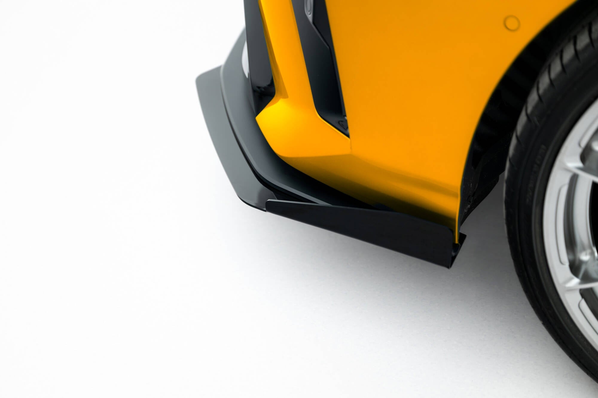Maxton Design Front Flaps para BMW 1 M-Pack F70 - imagen 4
