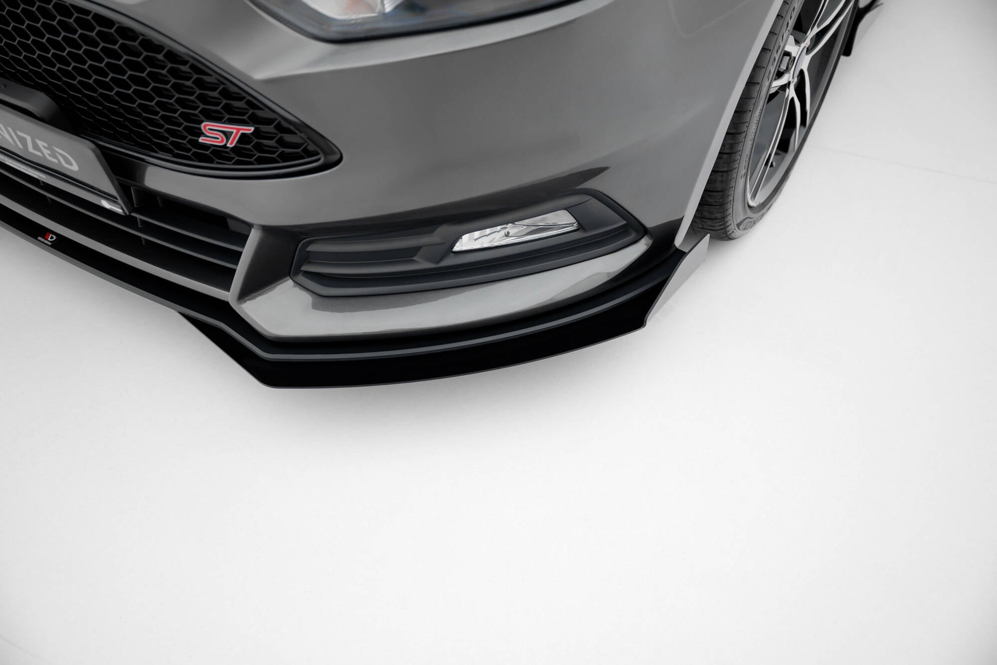 Maxton Design Front Flaps para Ford Focus ST Mk3 Facelift - imagen 1