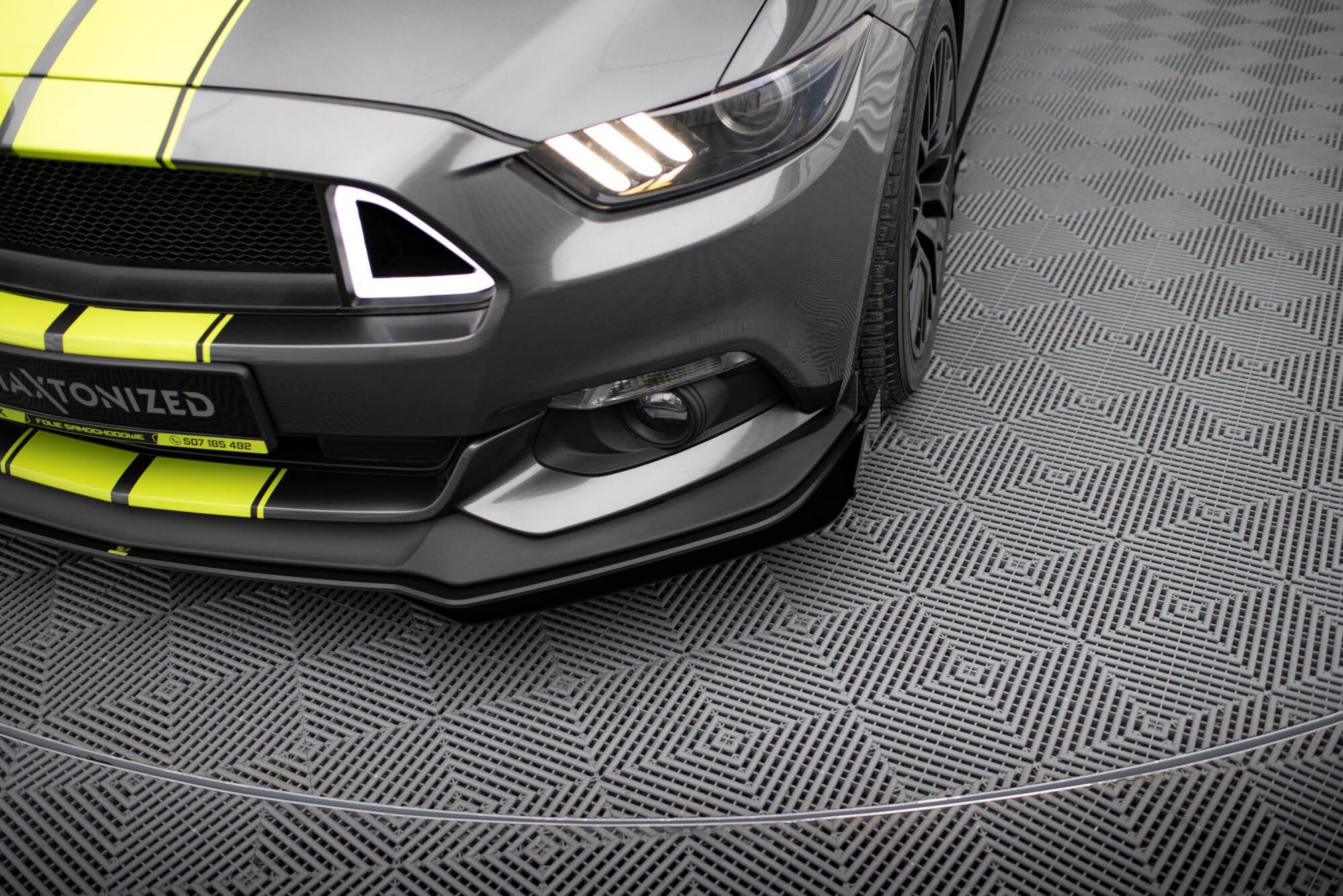 Maxton Design Front Flaps para Ford Mustang GT Mk6 - imagen 1