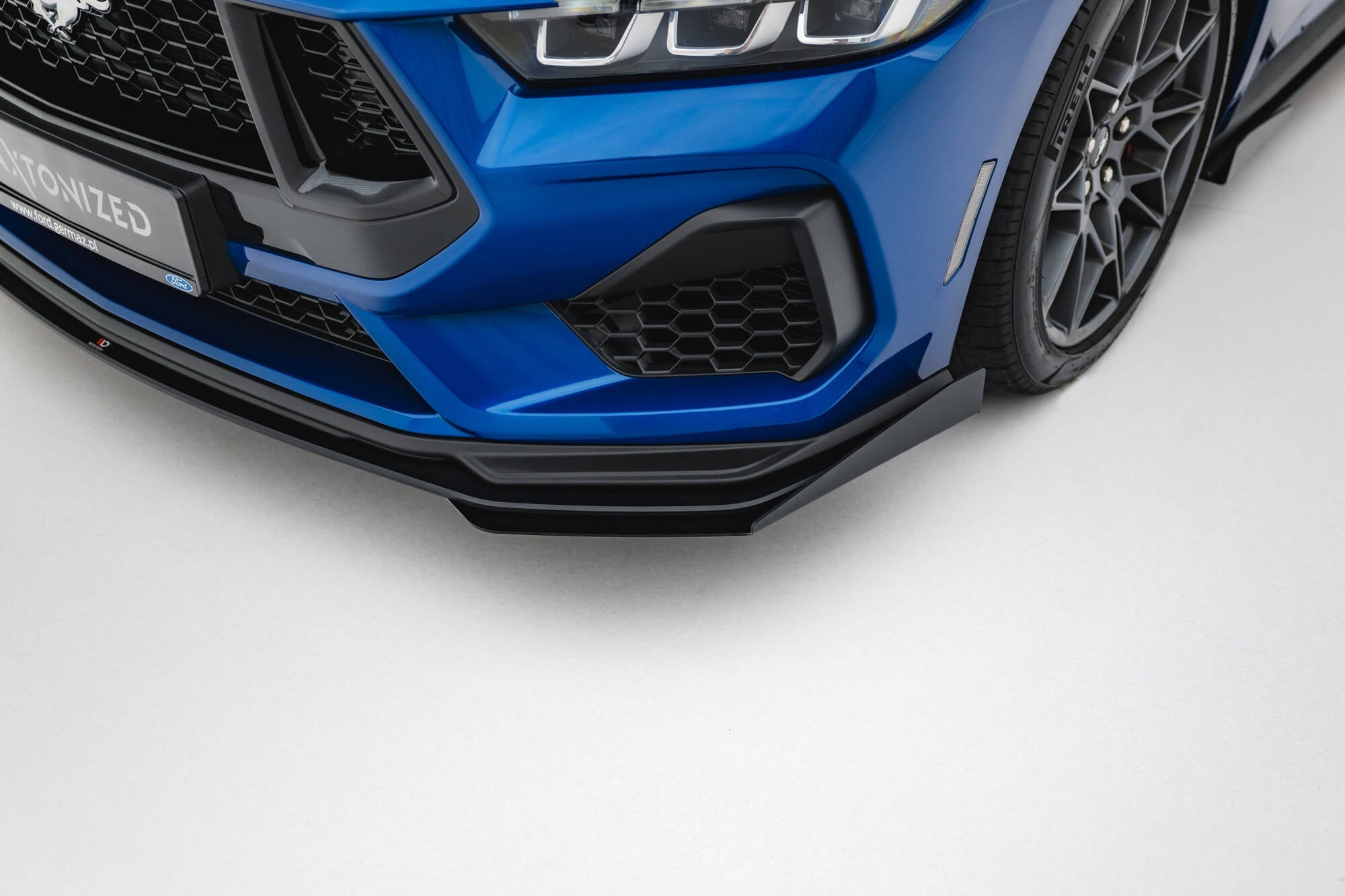 Maxton Design Front Flaps para Ford Mustang GT Mk7 - imagen 1