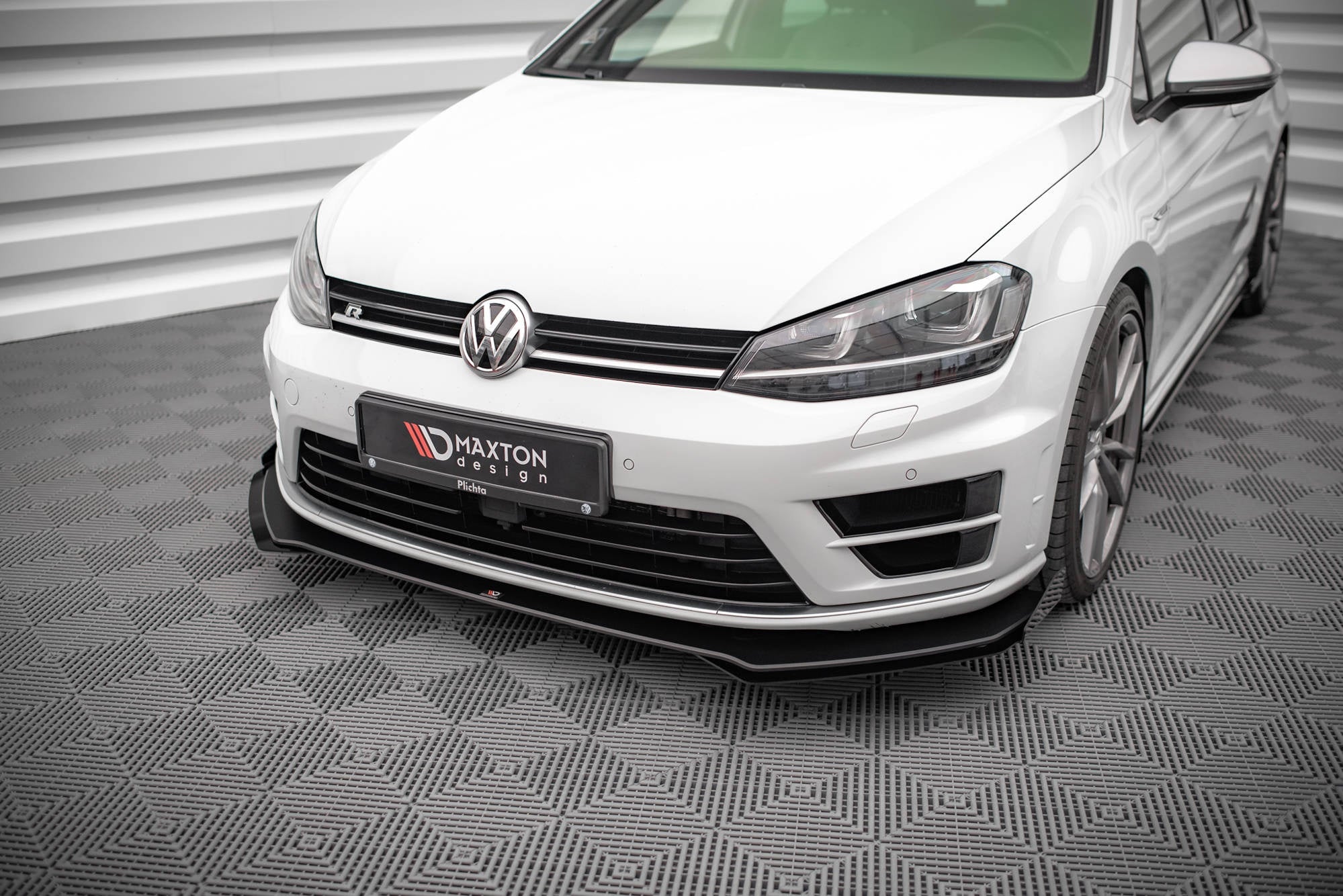 Maxton Design Front Flaps para Volkswagen Golf R Mk7 - imagen 2