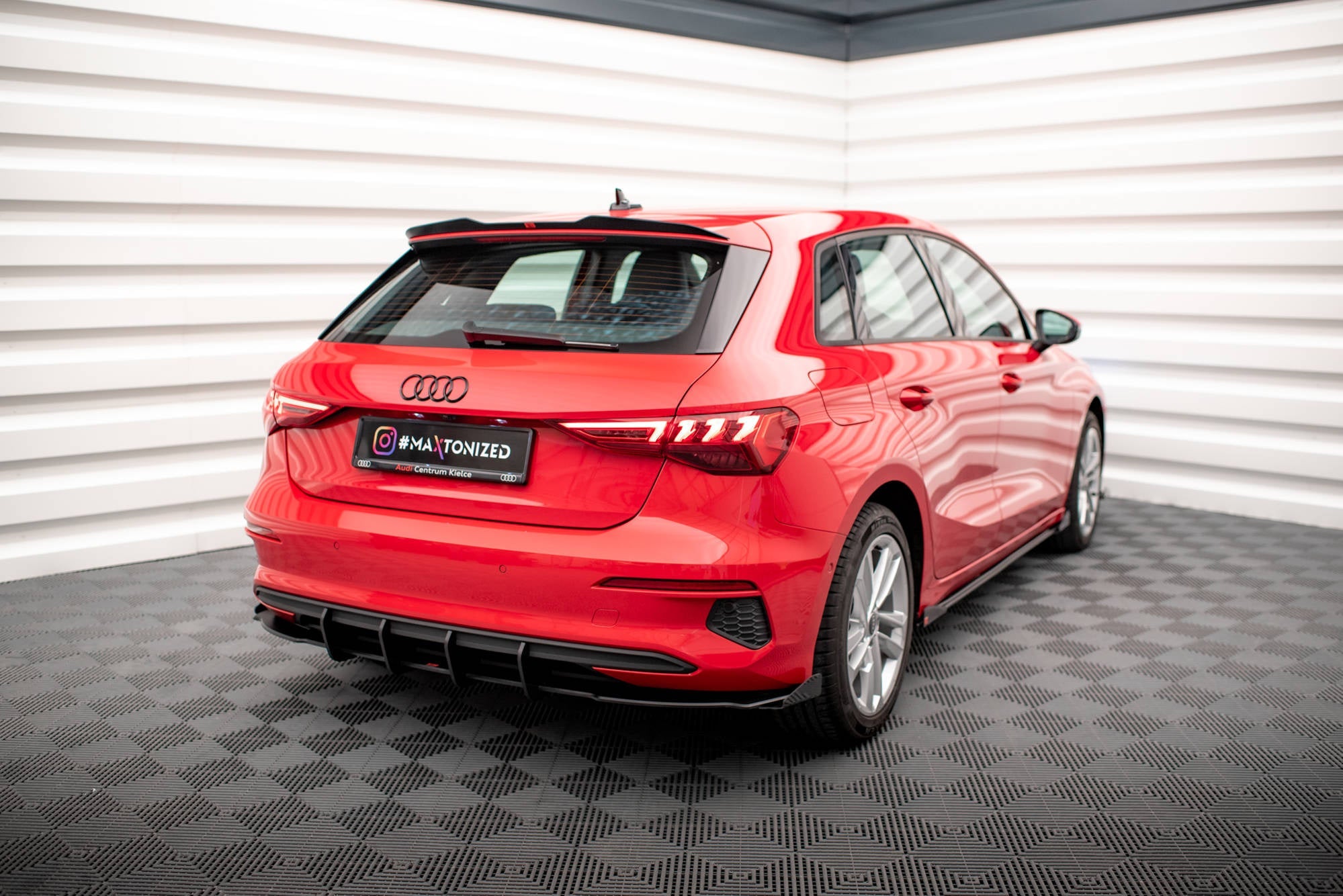 Maxton Design Rear Side Flaps para Audi A3 Sportback 8Y - imagen 2