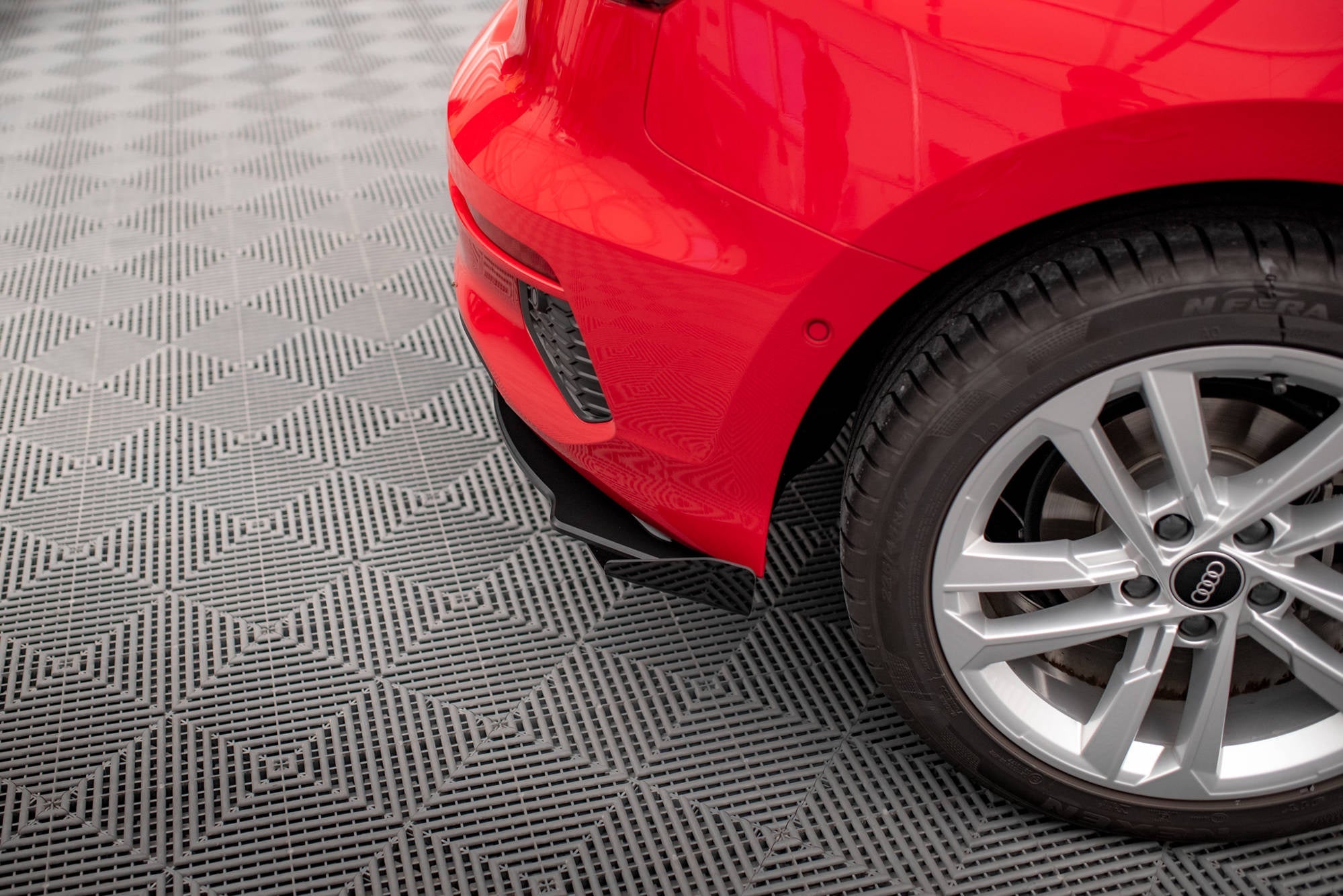 Maxton Design Rear Side Flaps para Audi A3 Sportback 8Y - imagen 1