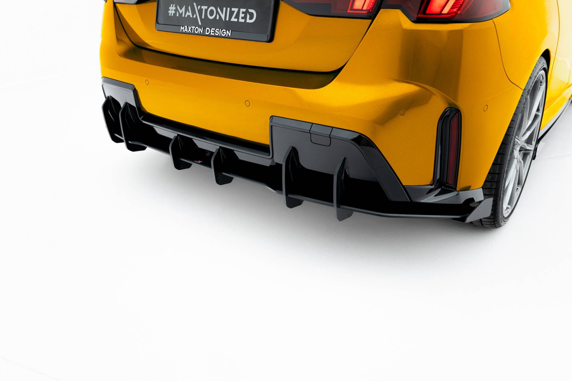 Maxton Design Rear Side Flaps para BMW 1 M-Pack F70 - imagen 2