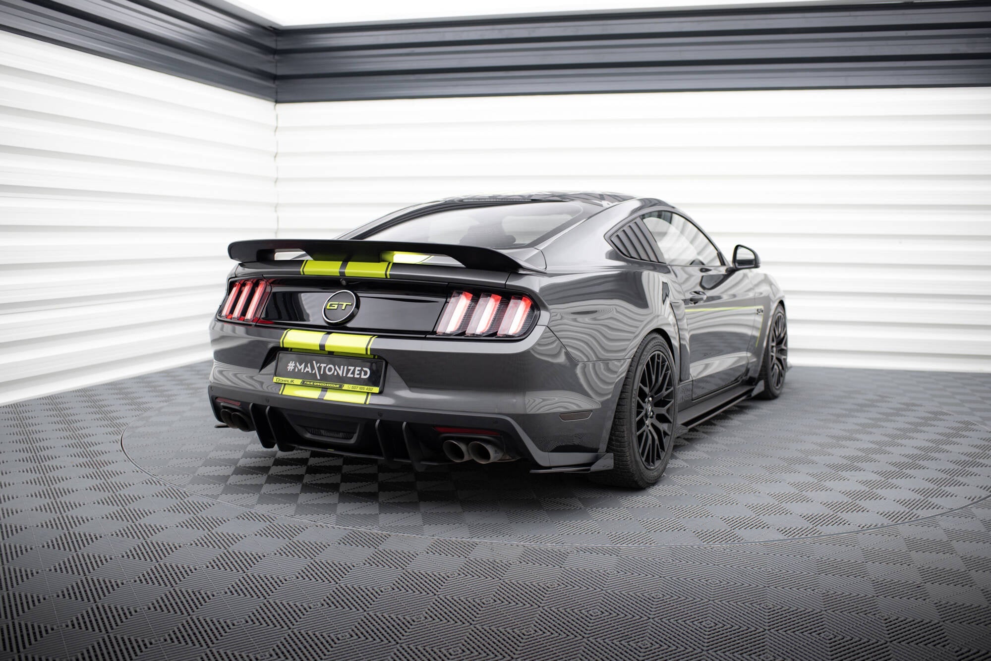 Maxton Design Rear Side Flaps para Ford Mustang GT Mk6 - imagen 2