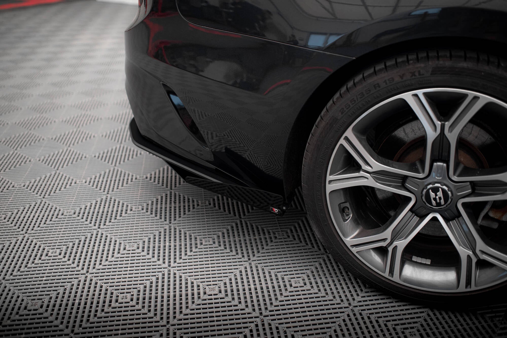 Maxton Design Rear Side Flaps para Kia Stinger GT-Line Mk1 - imagen 1