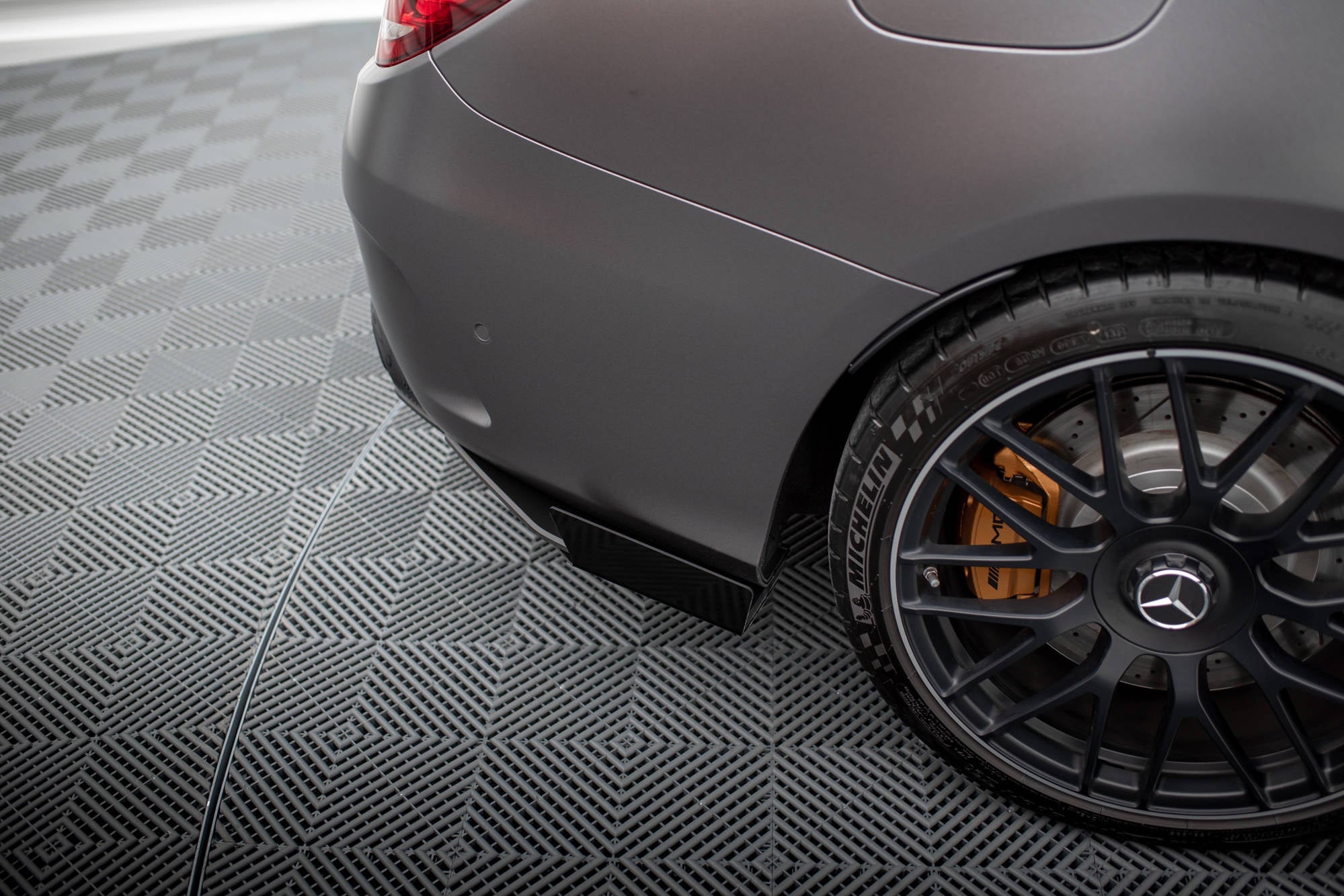 Maxton Design Rear Side Flaps para Mercedes-AMG C63 Sedan / Estate W205 Facelift - imagen 1