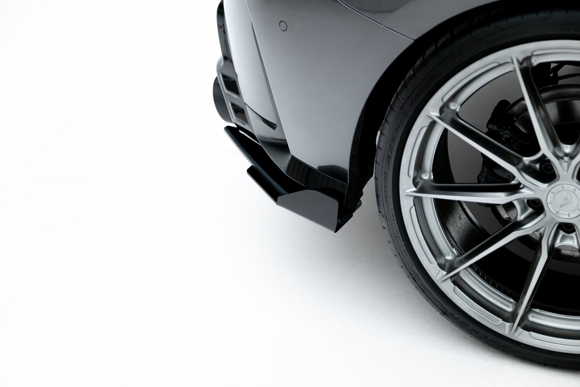Maxton Design Rear Side Flaps V.2 para BMW M135i F70 - imagen 1