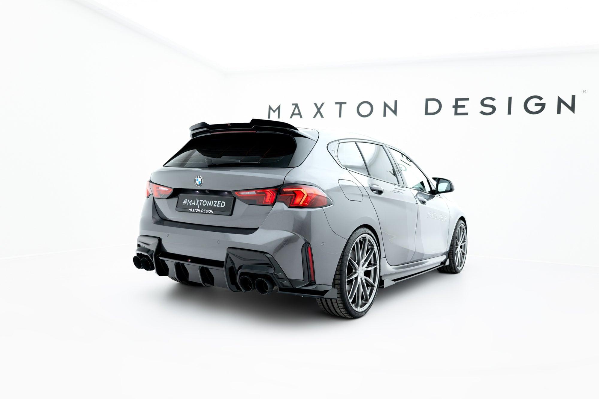 Maxton Design Rear Side Flaps V.2 para BMW M135i F70 - imagen 3