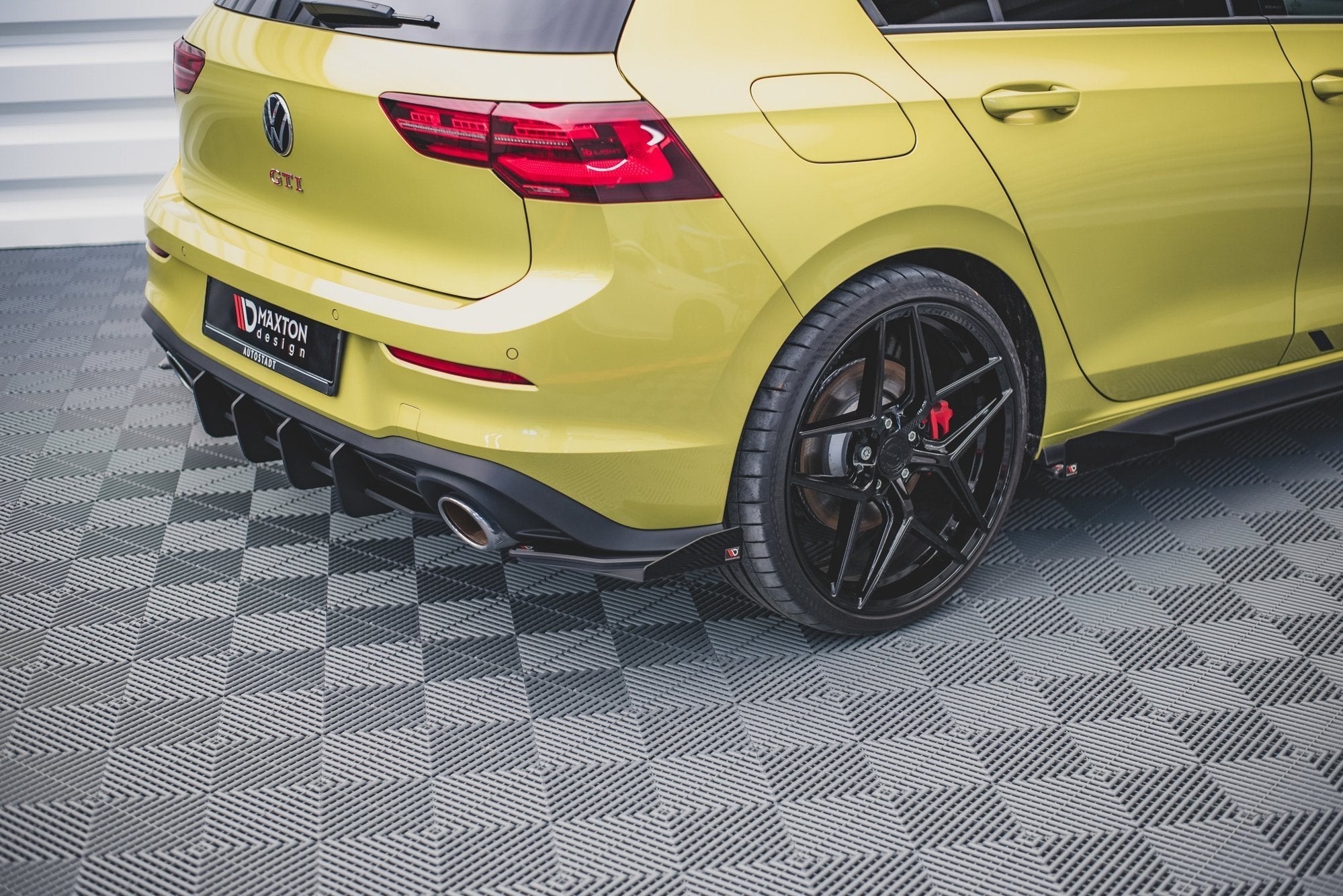 Maxton Design Rear Side Flaps para Volkswagen Golf GTI Clubsport Mk8 - imagen 2