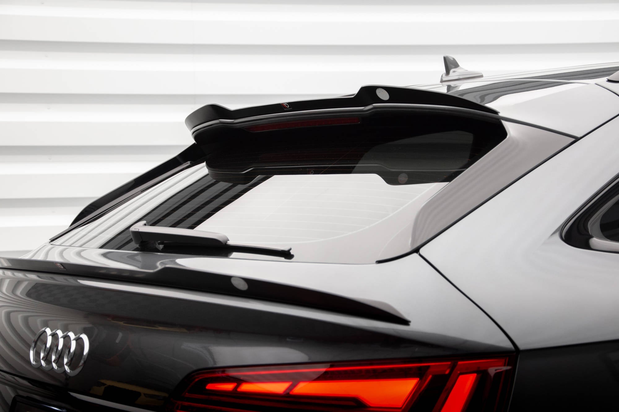 Maxton Design Upper Spoiler Cap para Audi SQ5 / Q5 S-Line Sportback Mk2 Facelift - imagen 1