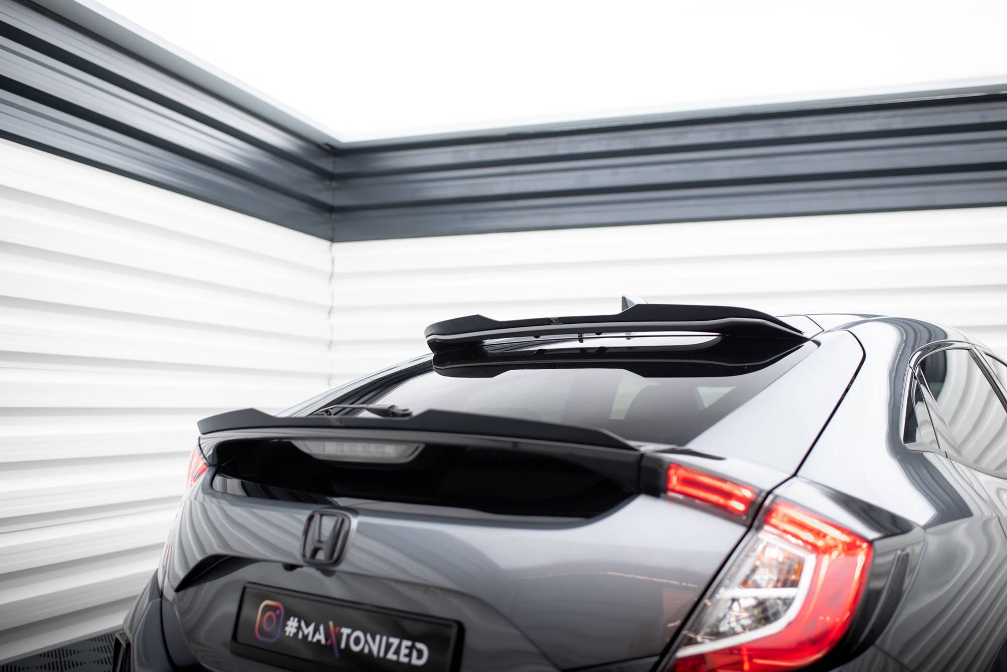 Maxton Design Upper Spoiler Cap para Honda Civic Sport Mk 10 - imagen 3