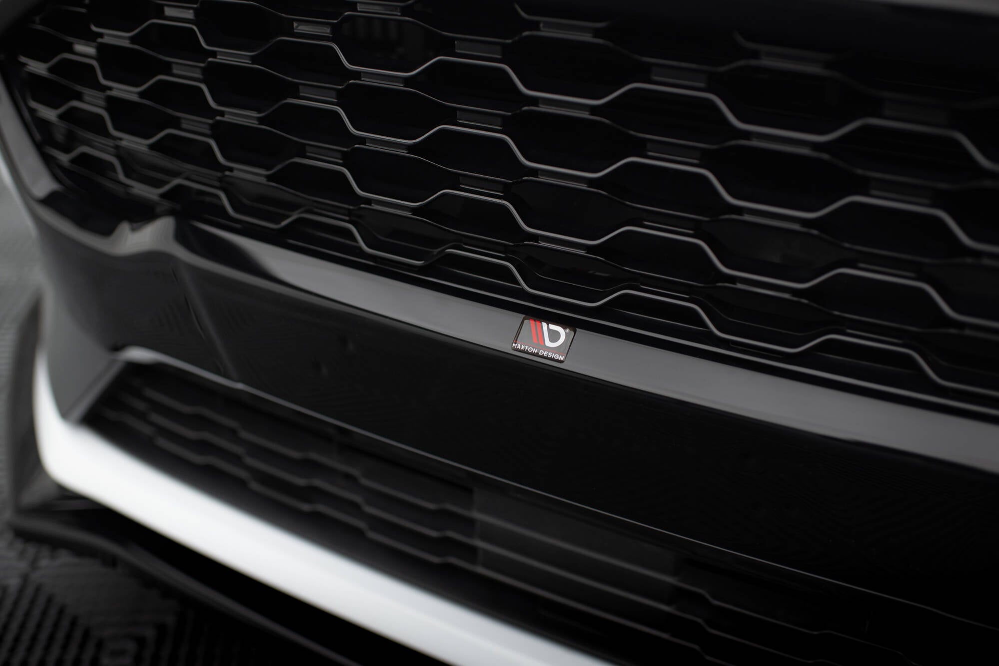 Maxton Design Front Grill para Ford Fiesta ST / ST-Line Mk8 - imagen 3