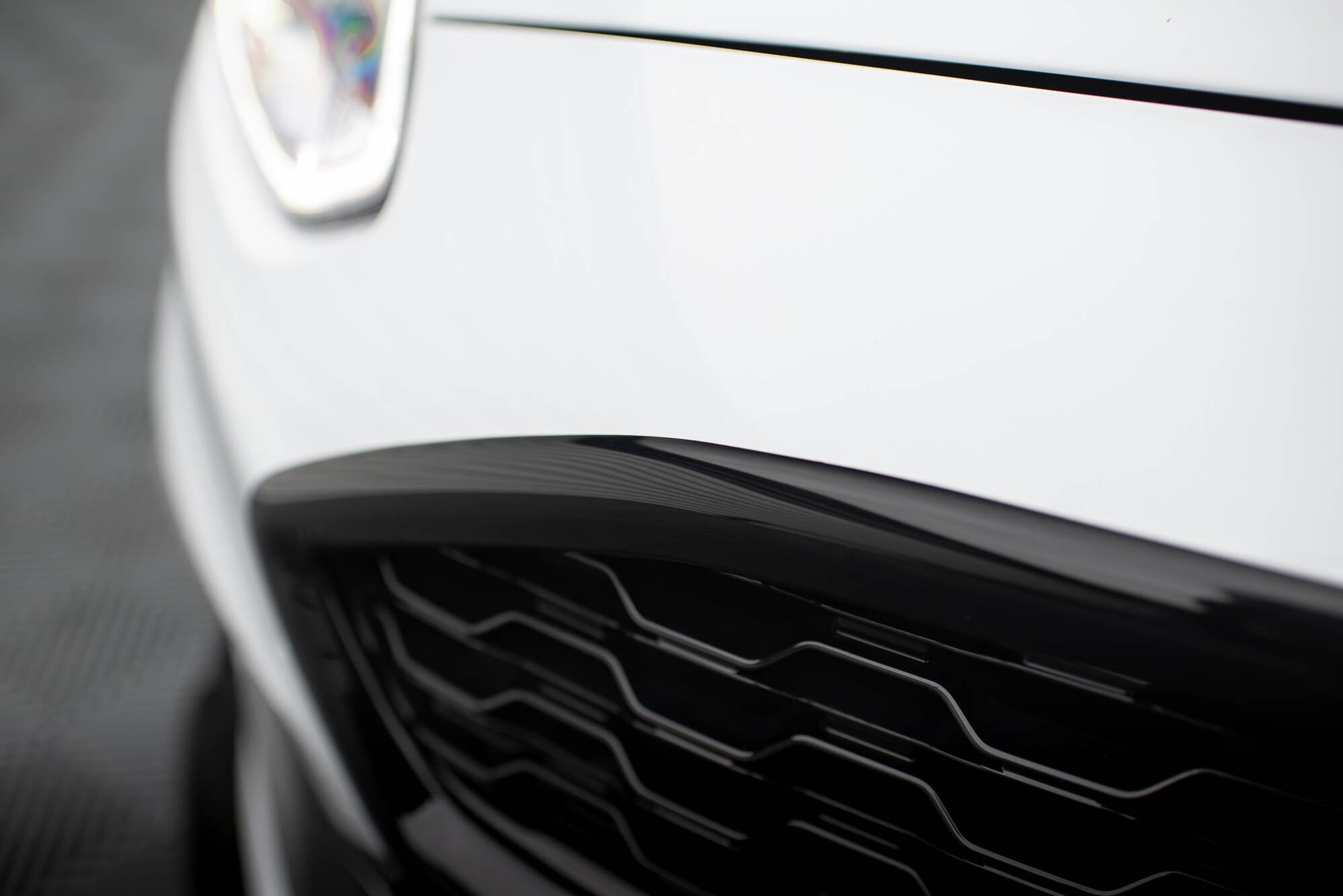 Maxton Design Front Grill para Ford Fiesta ST / ST-Line Mk8 - imagen 4