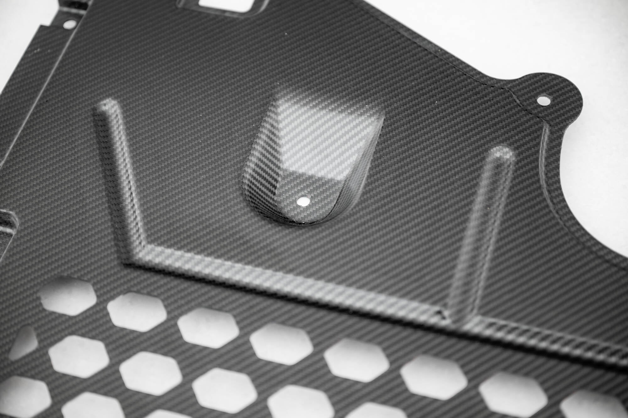 Maxton Design Carbon Fiber Under Engine Cover para BMW M2 G87 - imagen 12
