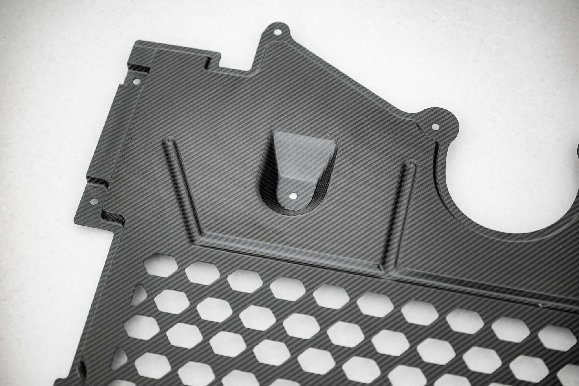 Maxton Design Carbon Fiber Under Engine Cover para BMW M2 G87 - imagen 5