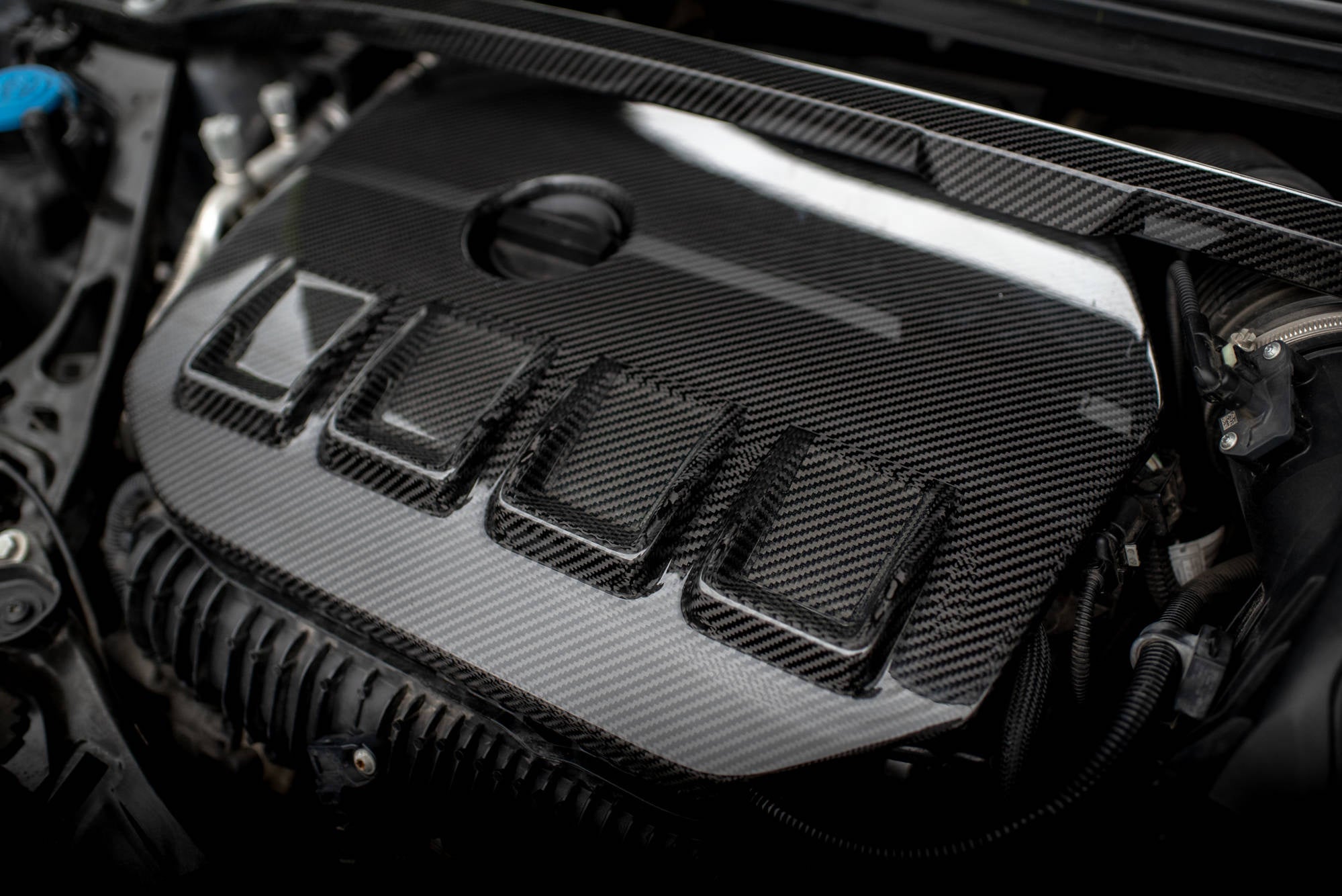 Maxton Design Carbon Fiber Engine Cover para BMW M135i F40 / F70 - imagen 1