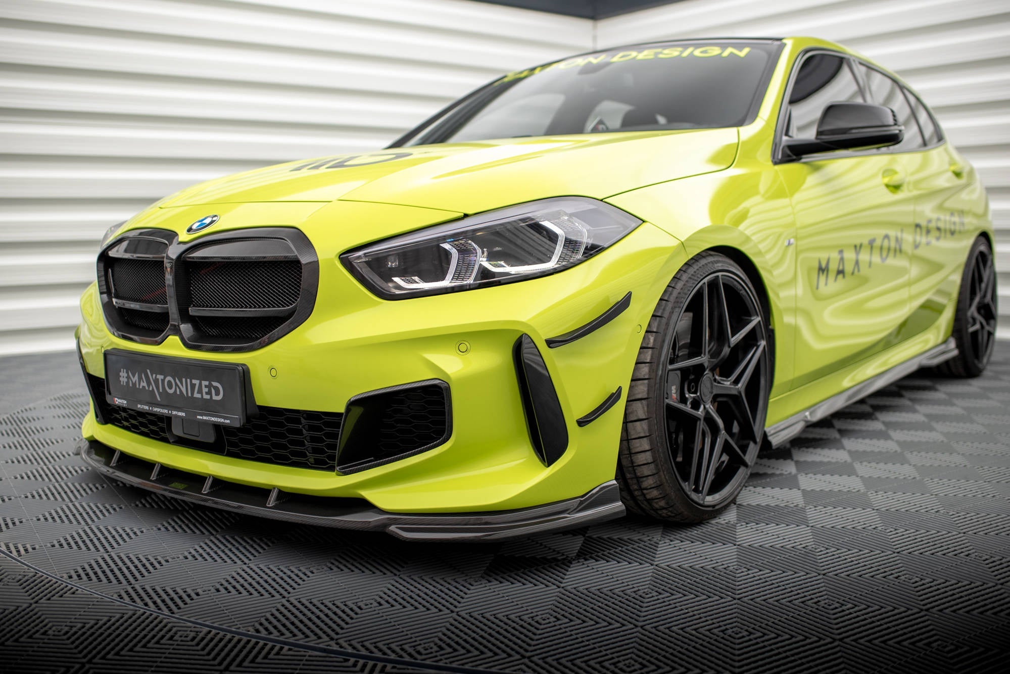 Maxton Design Carbon Fiber Front Bumper Wings (Canards) Prepreg para BMW 1 M-Pack / M135i / 128ti F40 - imagen 4