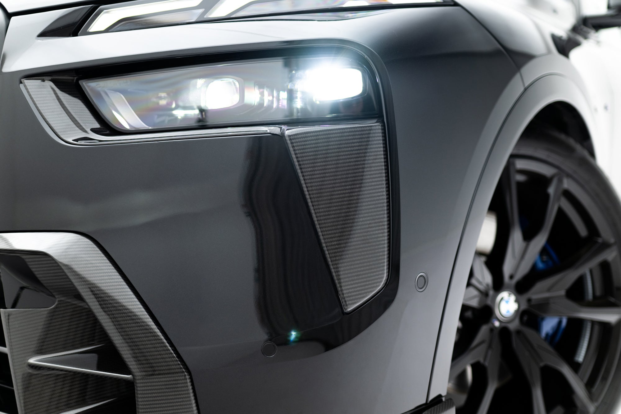 Maxton Design Prepreg Carbon Front Bumper Air Intakes para BMW X7 M-Pack G07 Facelift - imagen 1