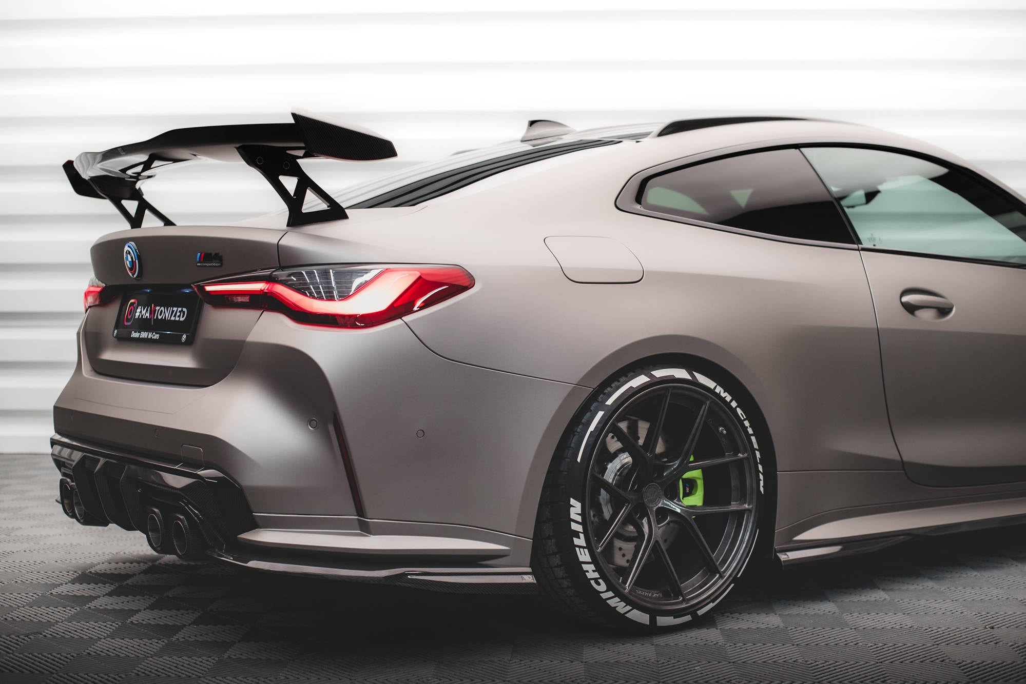 Maxton Design Splitters laterales traseros de fibra de carbono pre-preg para BMW M4 G82 / G82 Facelift - imagen 4