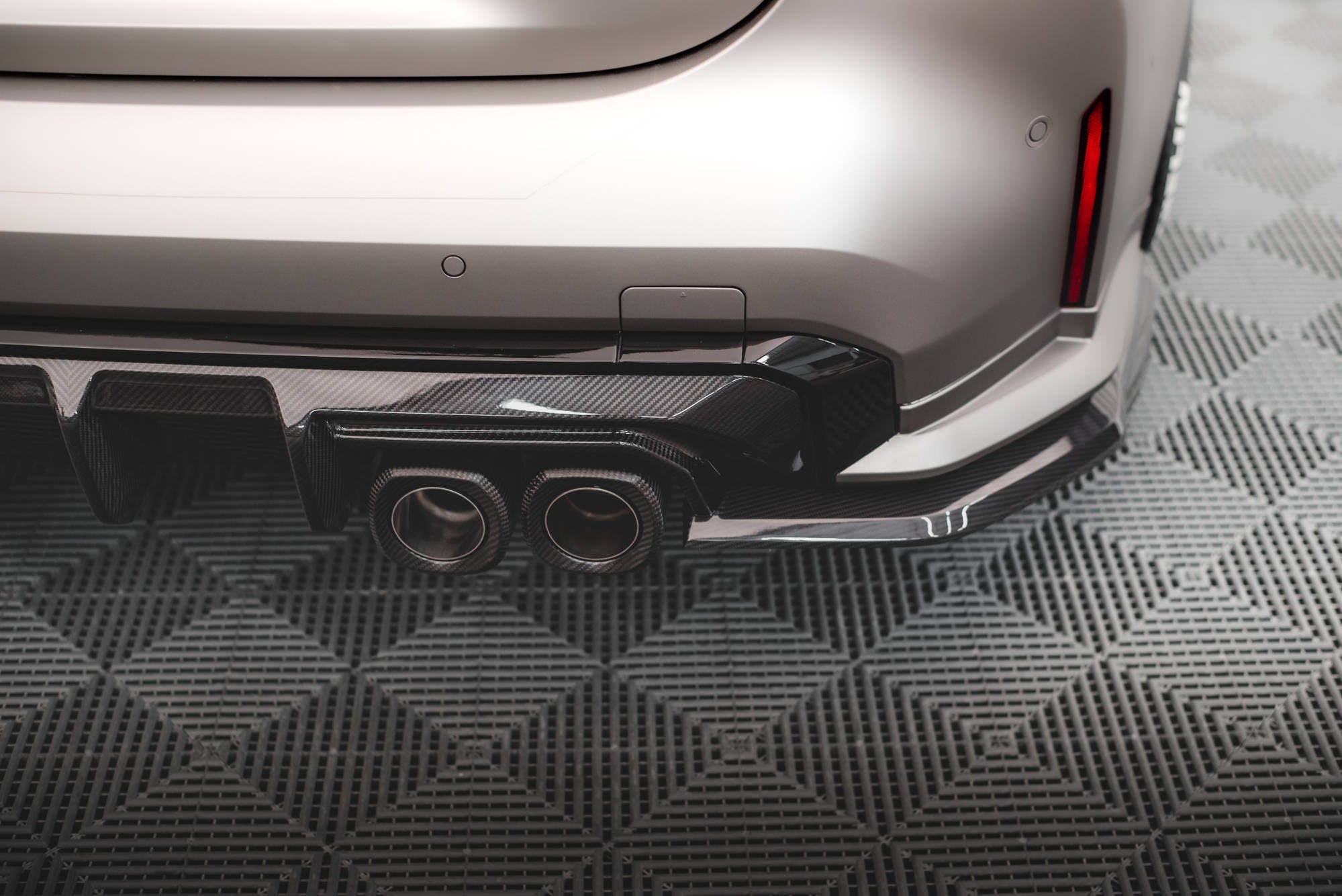 Maxton Design Prepreg Carbon Fiber Rear Diffuser para BMW M3 Sedan / Touring G80 / G81 - imagen 2