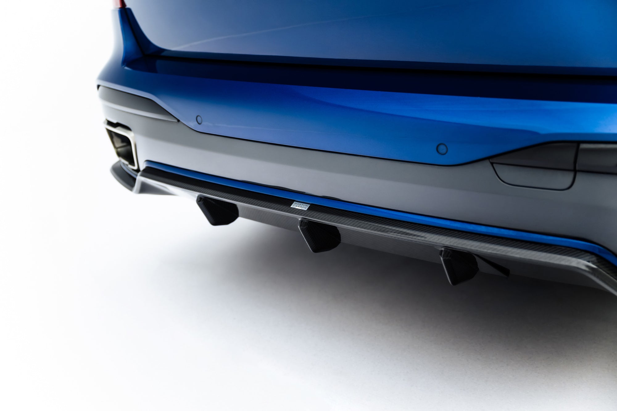 Maxton Design Carbon Rear Diffuser Prepreg para BMW X7 M-Pack G07 / G07 Facelift (with tow hook) - imagen 8