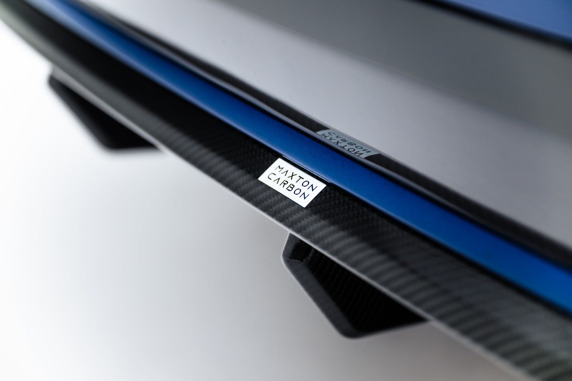Maxton Design Carbon Rear Diffuser Prepreg para BMW X7 M-Pack G07 / G07 Facelift (with tow hook) - imagen 9
