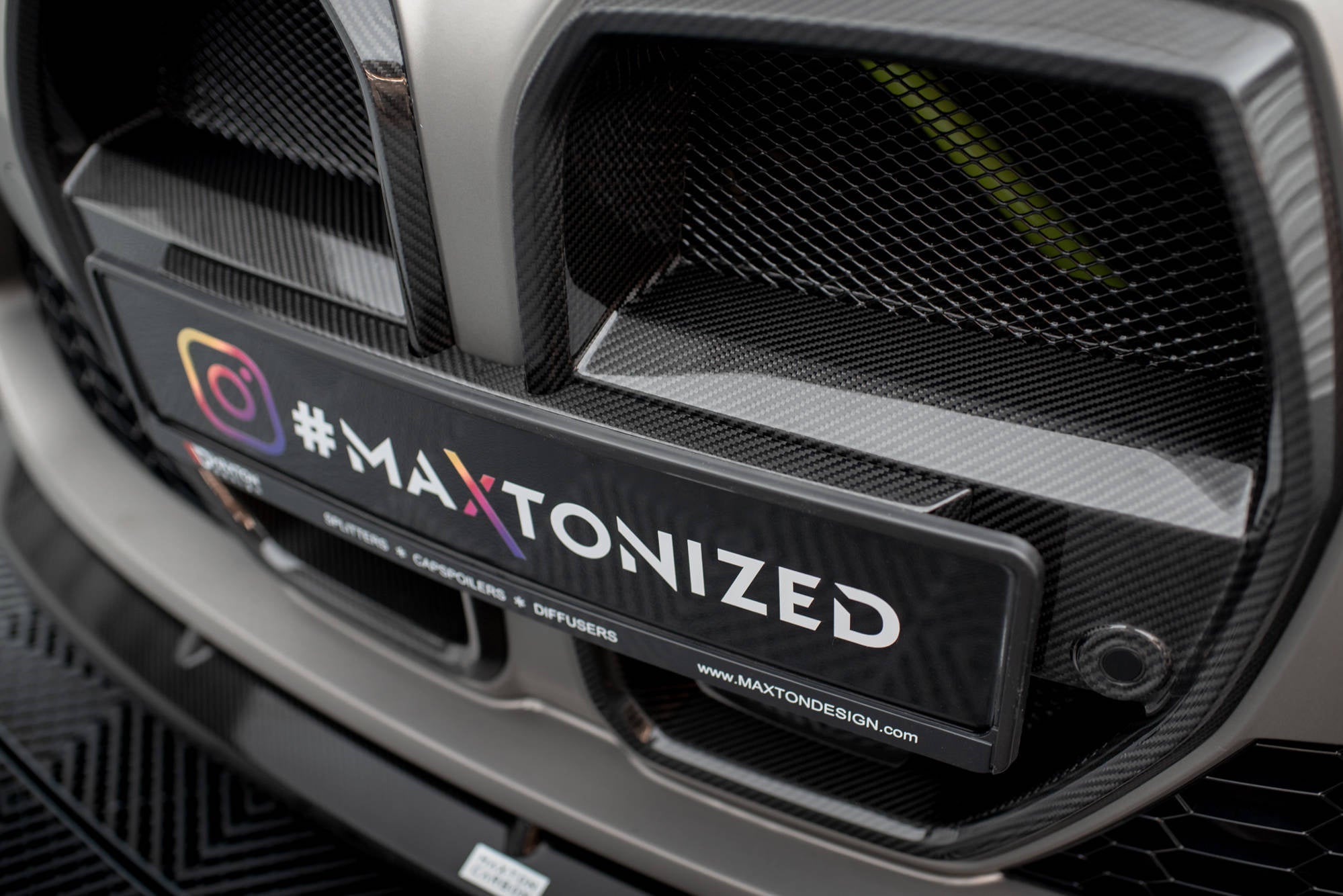 Maxton Design Carbon Fiber Front Grill Prepreg para BMW M4 G82 / M3 G80 - version with radar - imagen 3