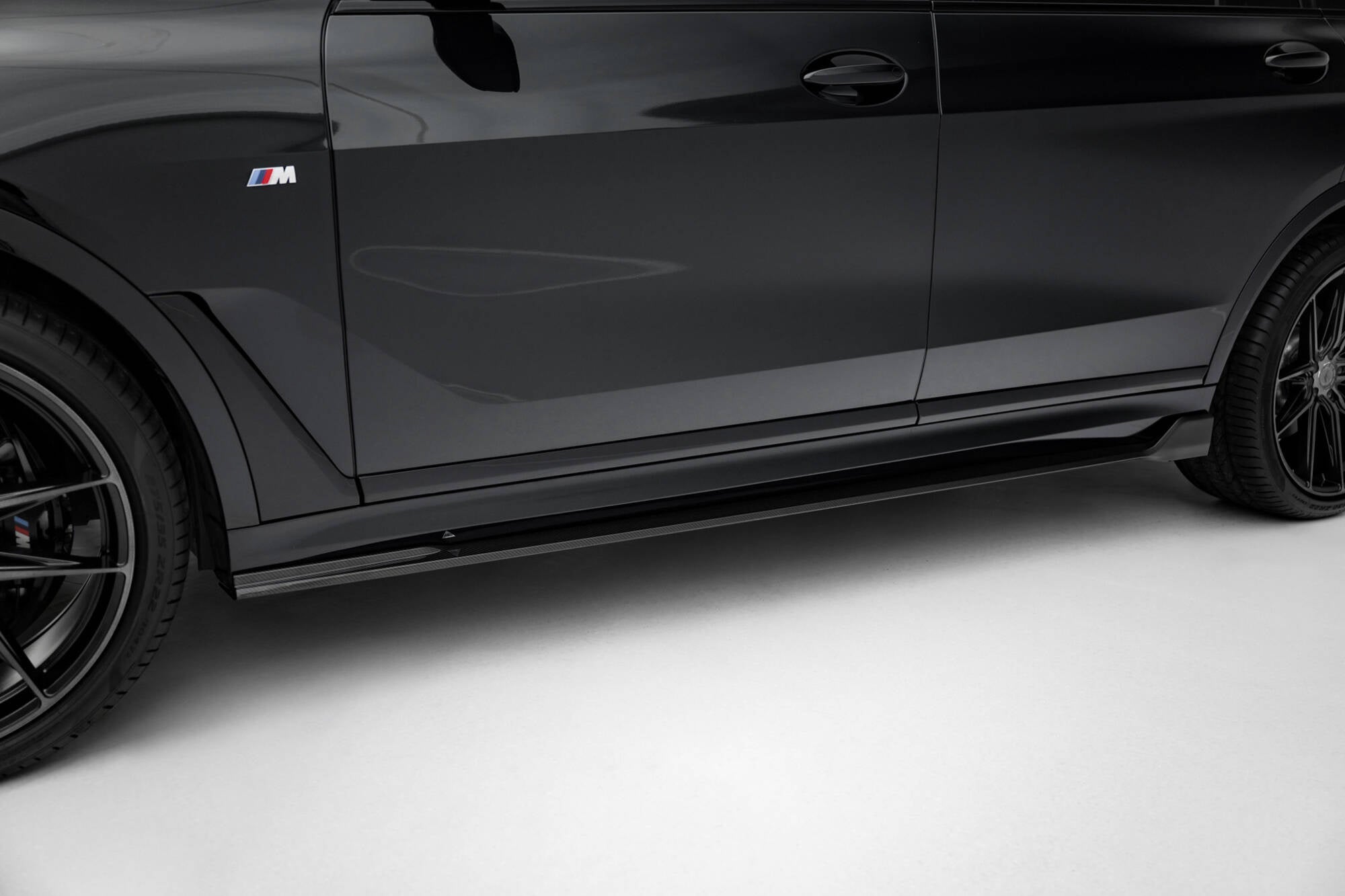 Maxton Design Set Of Prepreg Carbon Splitters V.1 para BMW X7 M-Pack G07 Facelift - imagen 4