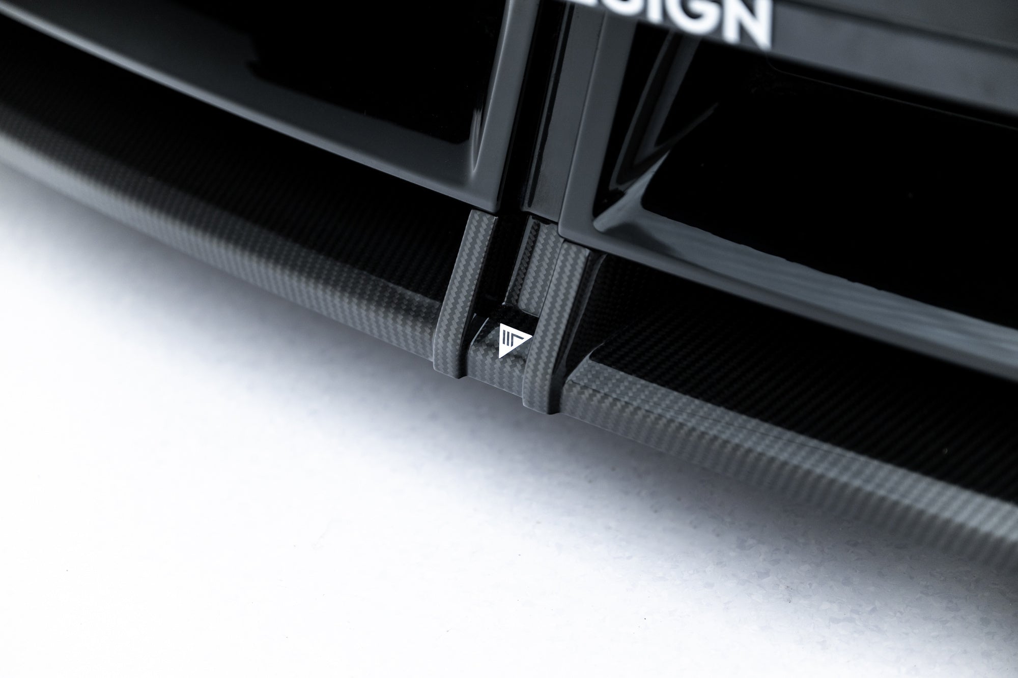 Maxton Design Splitter delantero de fibra de carbono pre-preg para BMW M135i / 1 M-Pack F70 - imagen 6