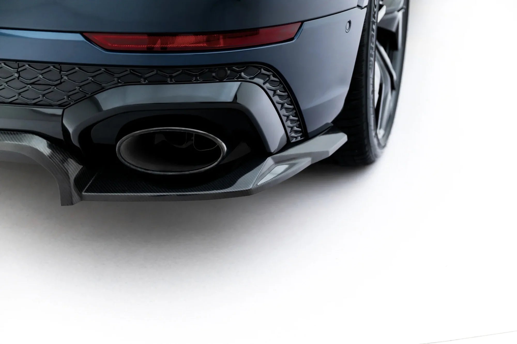 Maxton Design Splitter trasero de fibra de carbono pre-preg (With Vertical Bars) para Audi RSQ8 Mk1 Facelift - imagen 6