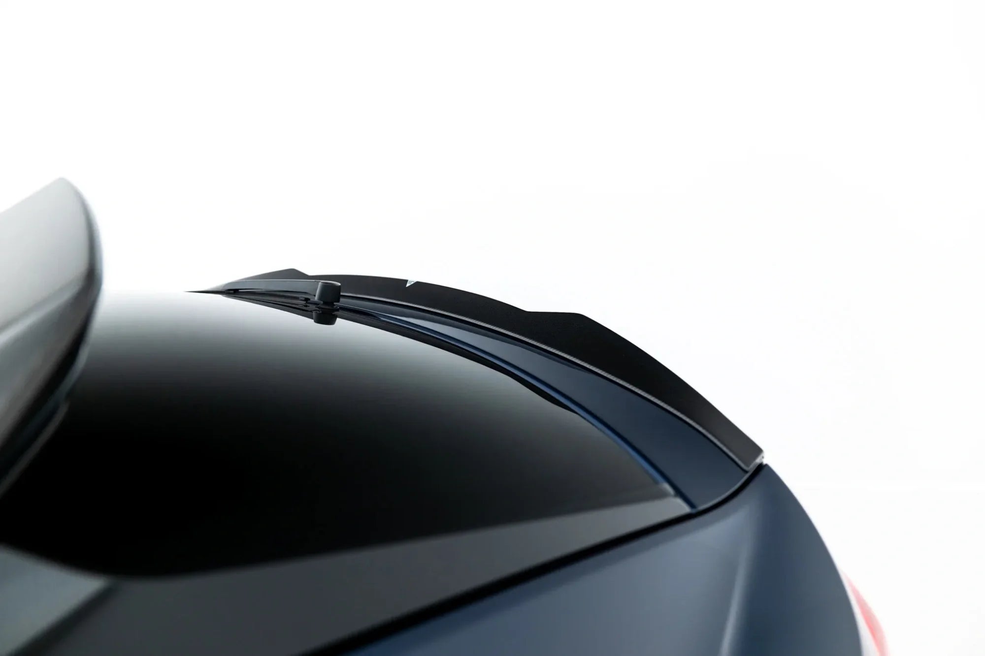 Maxton Design Karbonowy Spoiler Tylnej Klapy (Dolny) Prepreg pasujący do Audi RSQ8 Mk1 Facelift - imagen 3
